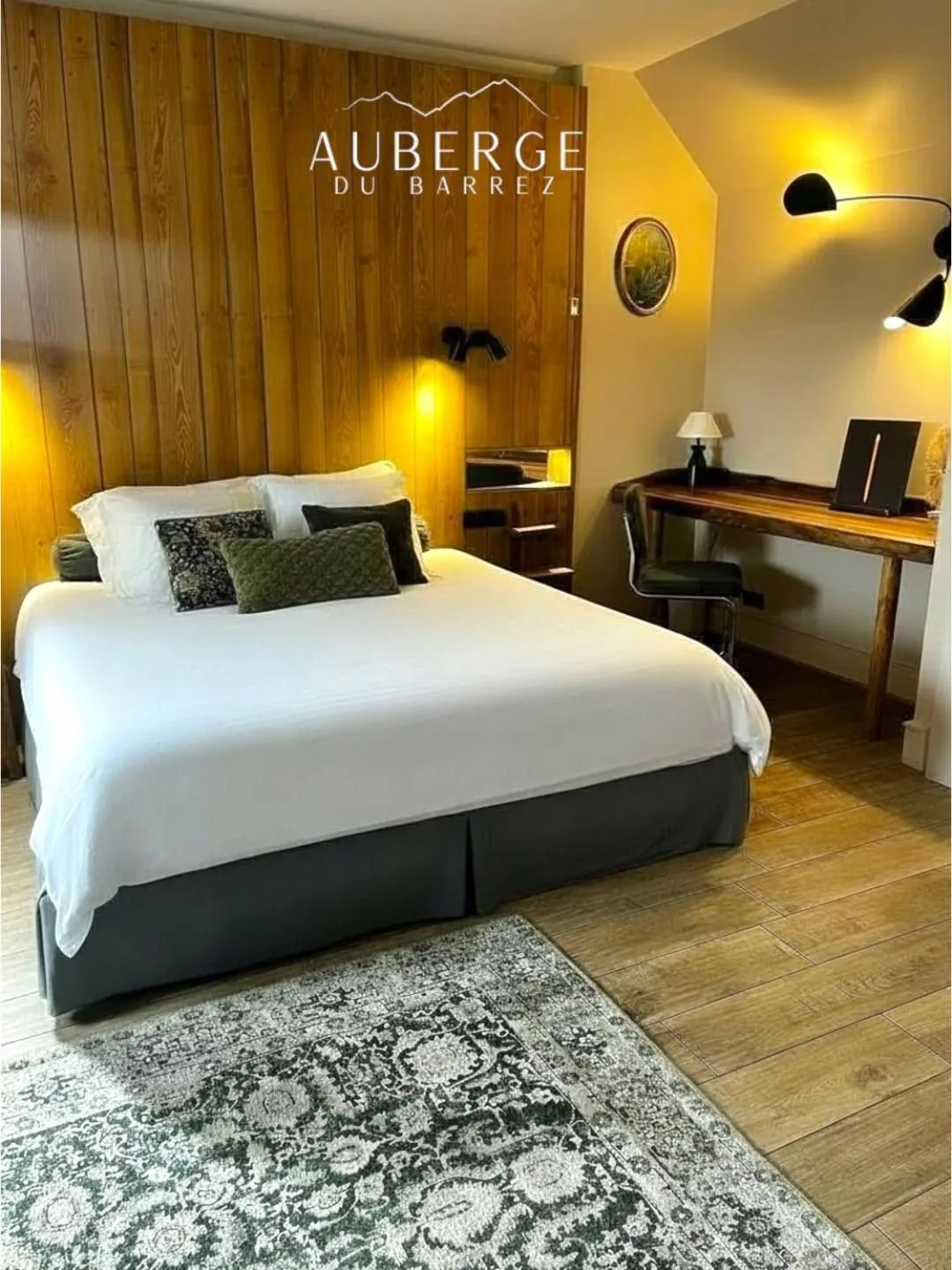 Photo of the whole room, Bed in Hotel Restaurant Auberge du Barrez Logis