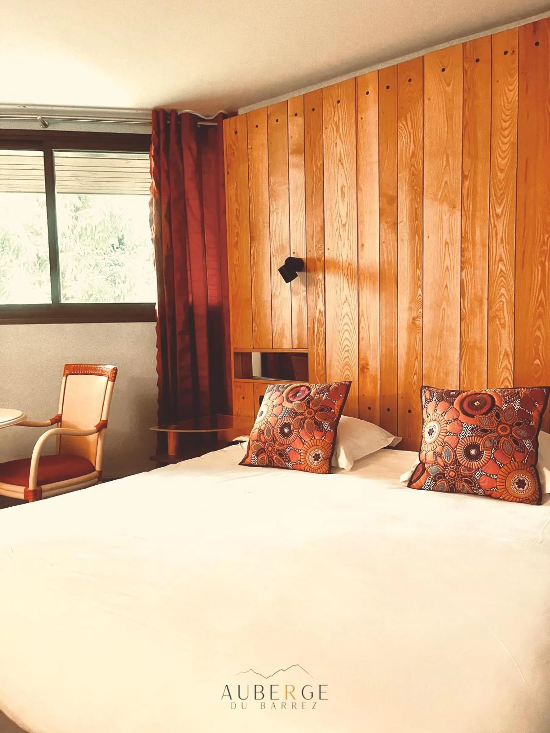 View (from property/room), Bed in Logis Auberge du Barrez