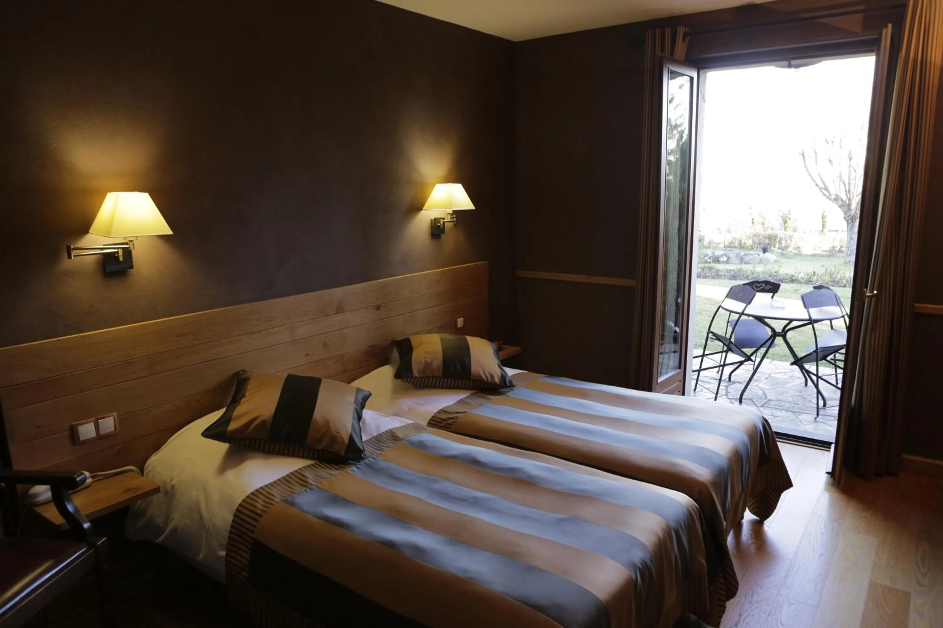 Bedroom, Bed in Logis Auberge du Barrez