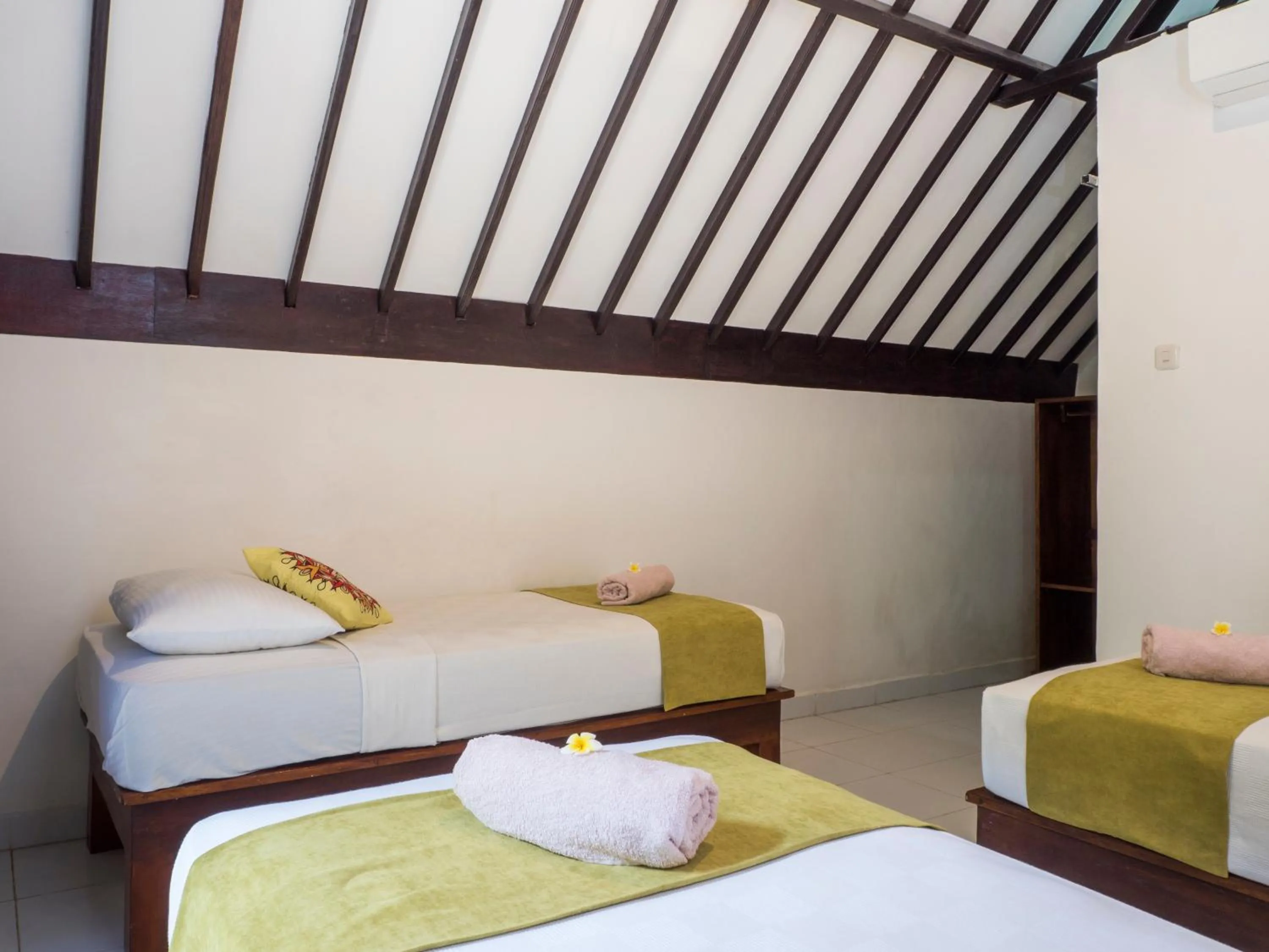 Bed in Gili Turtle Beach Resort