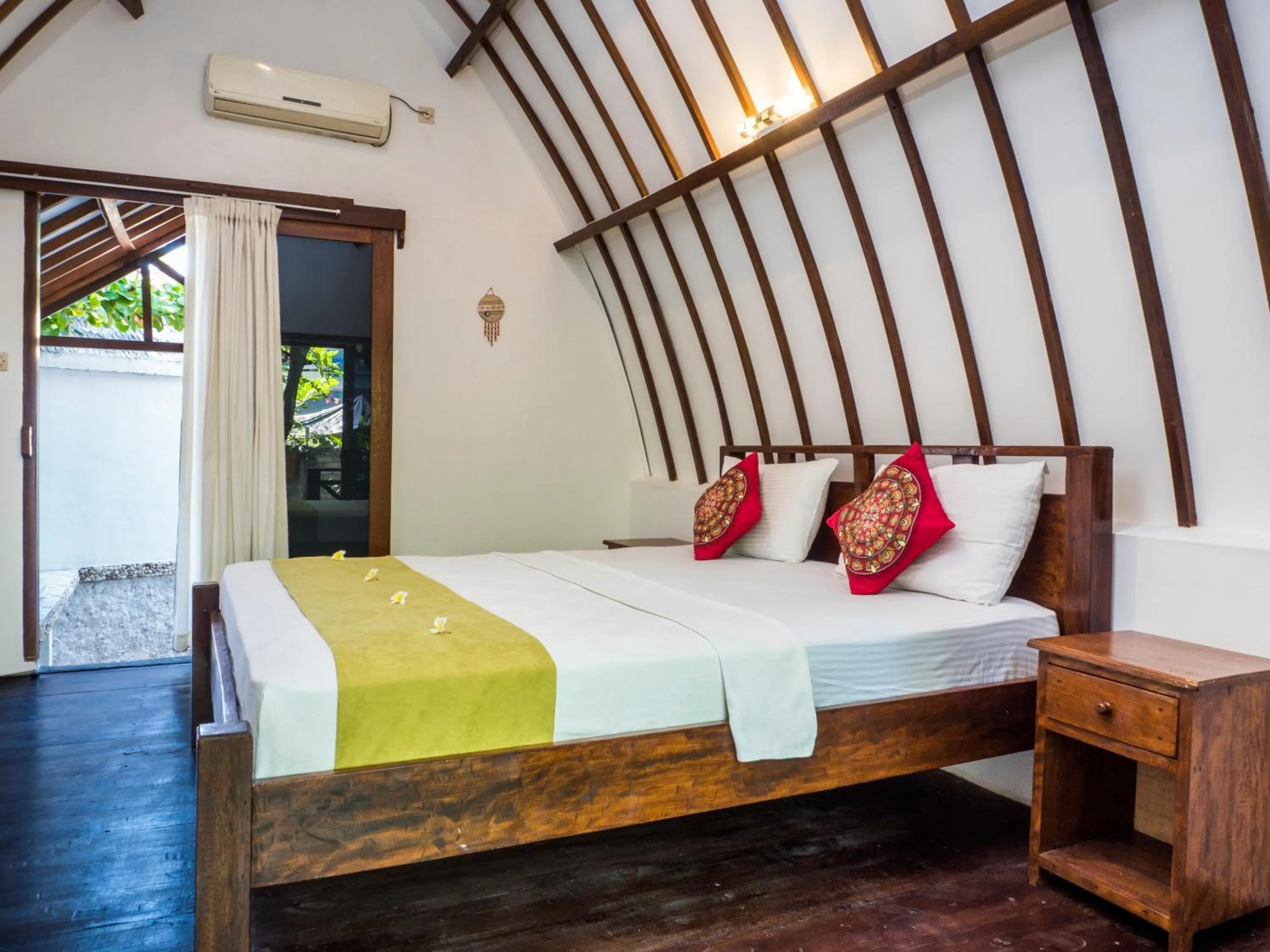 Bed in Gili Turtle Beach Resort