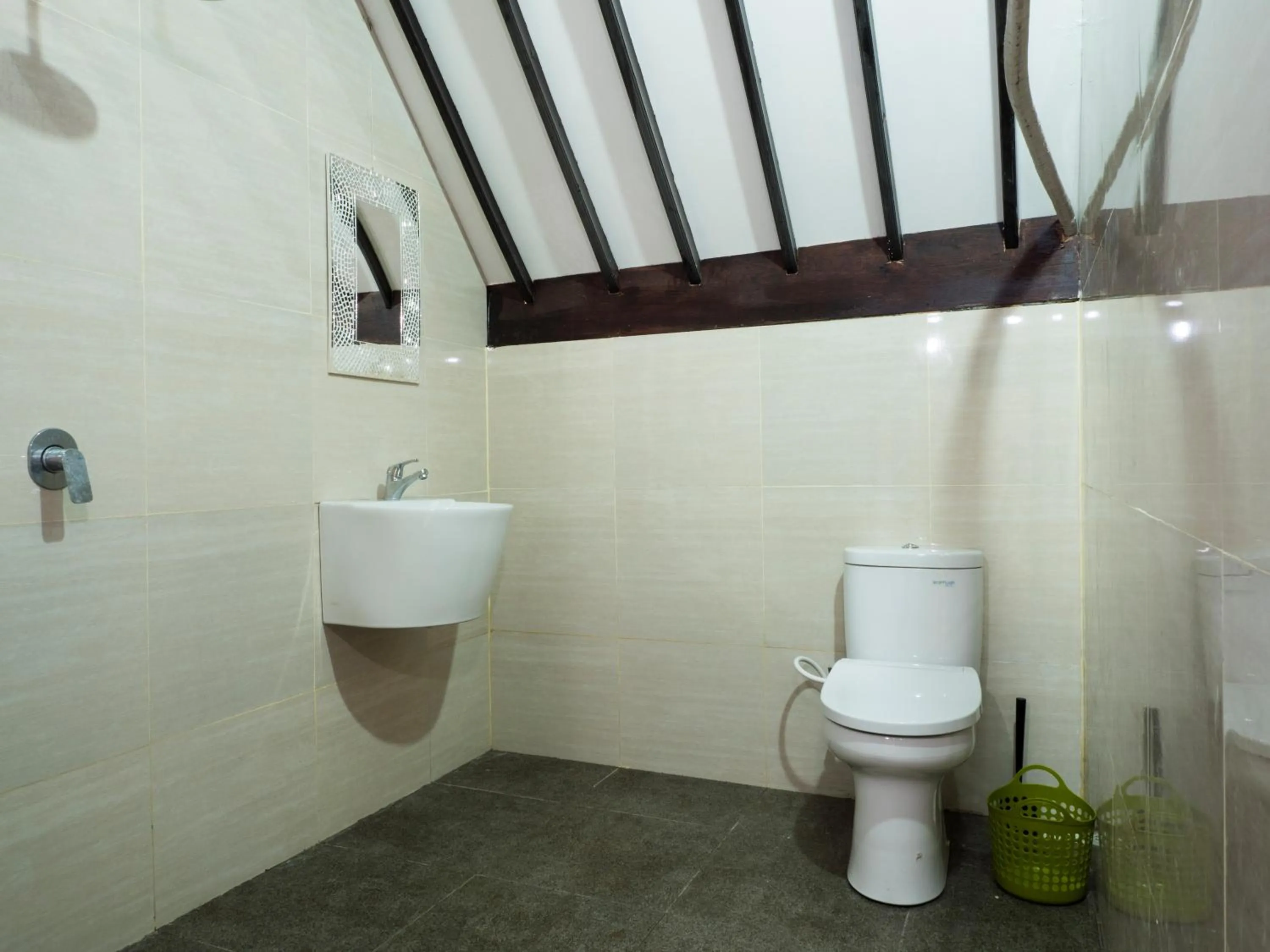 Gili Turtle Beach Resort