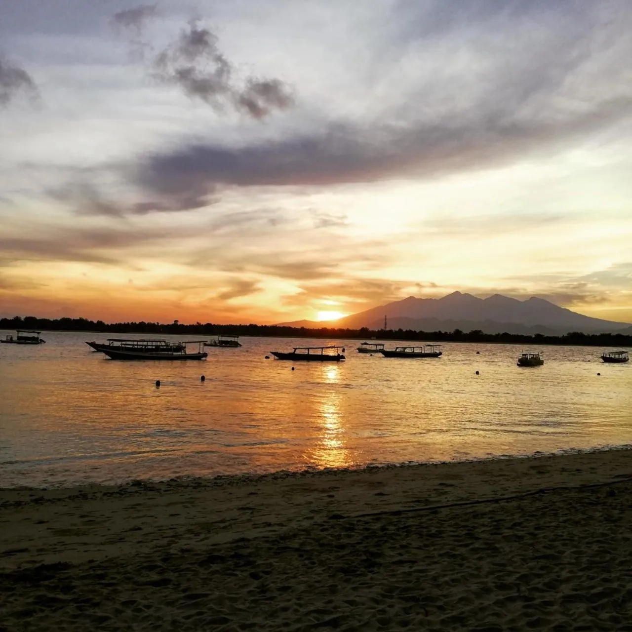 Gili Turtle Beach Resort