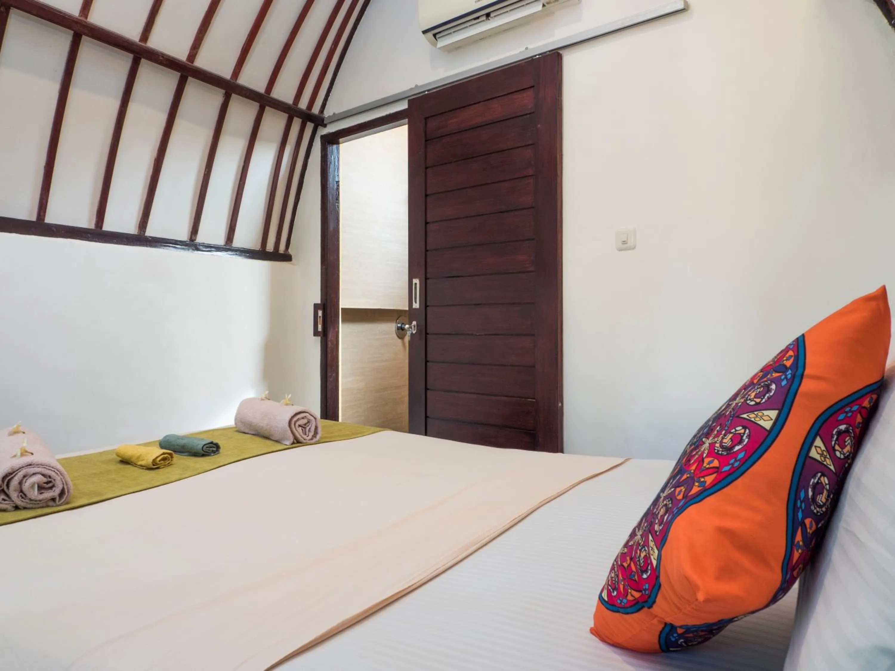 Bed in Gili Turtle Beach Resort