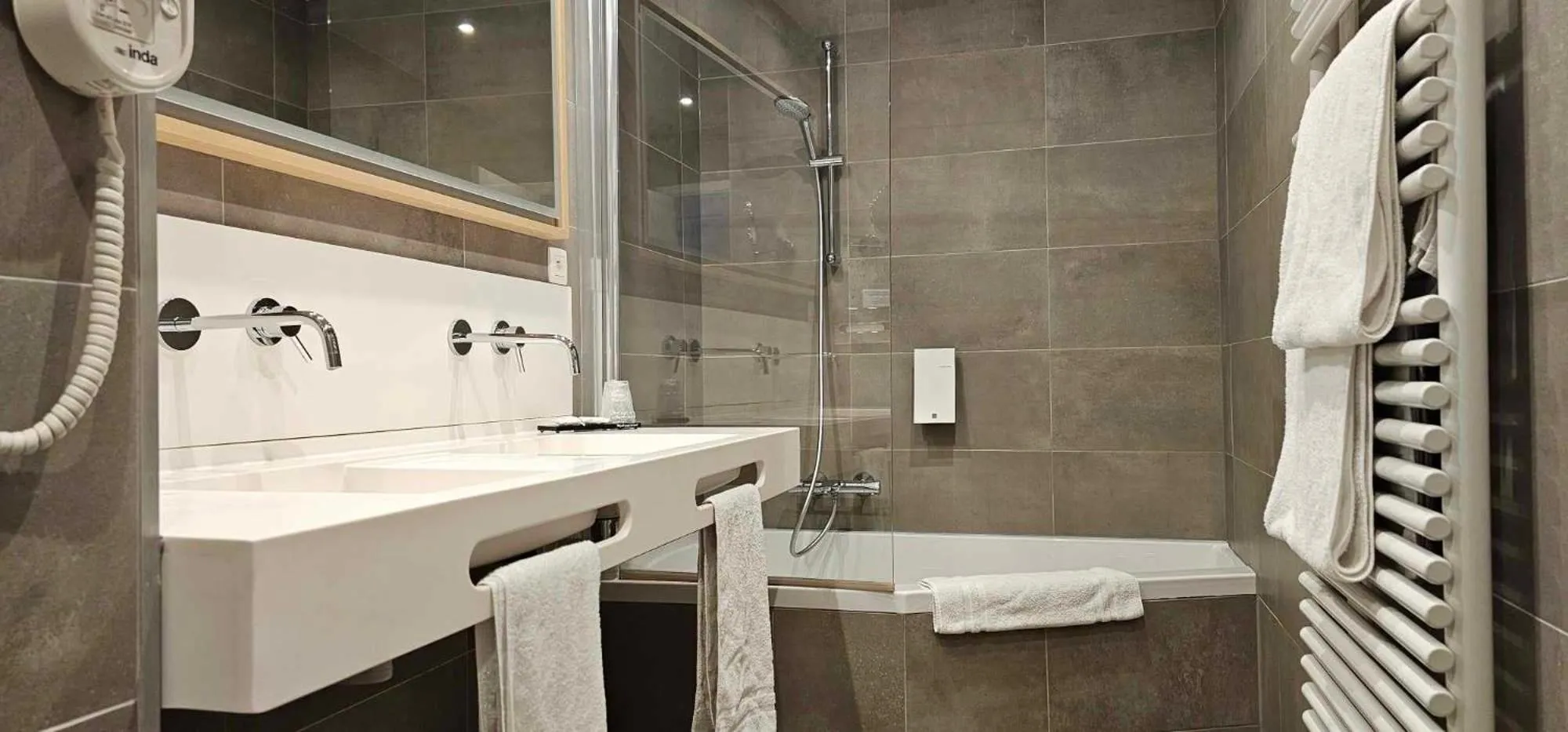 Bathroom in Hotel Les 3 Cles