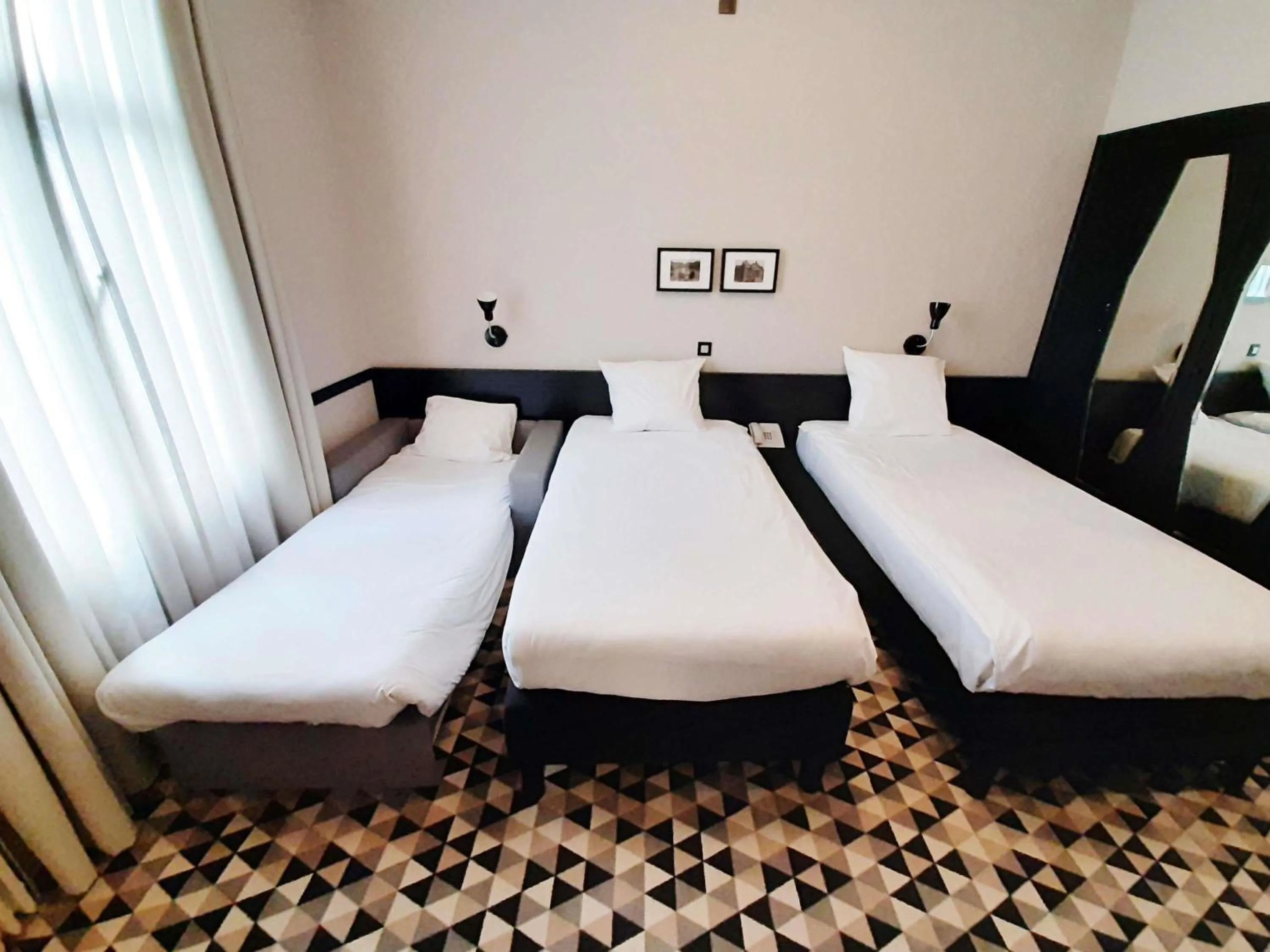 Bedroom, Bed in Hotel des Colonies Brussels by Mercure