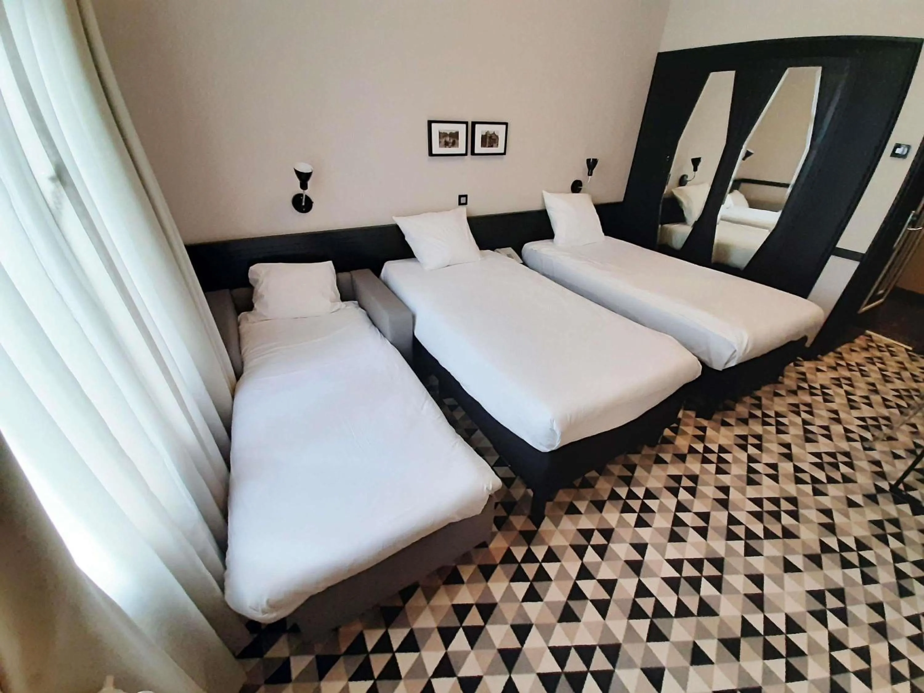 Bedroom, Bed in Hotel des Colonies Brussels by Mercure