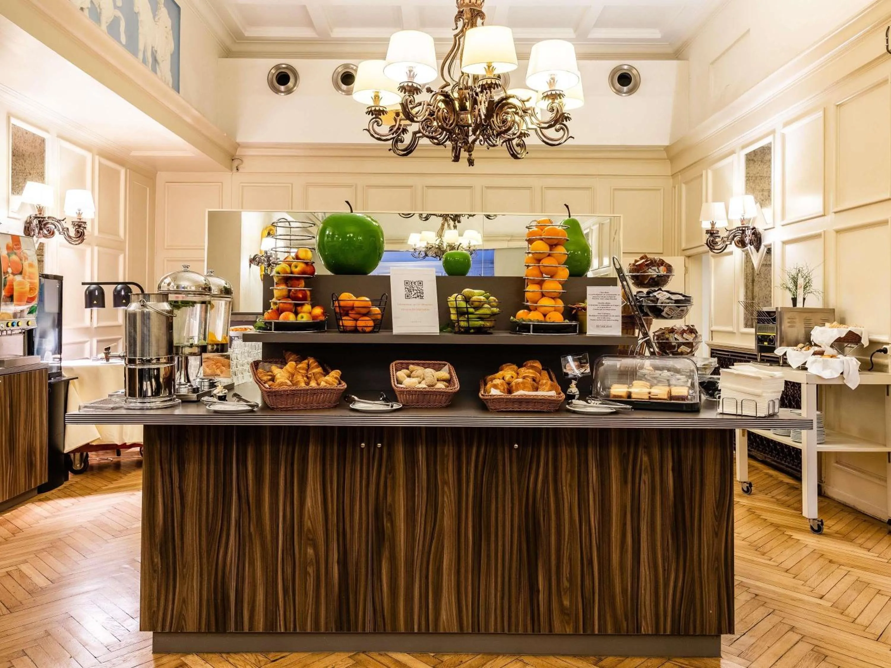 Breakfast in Hotel des Colonies Brussels by Mercure