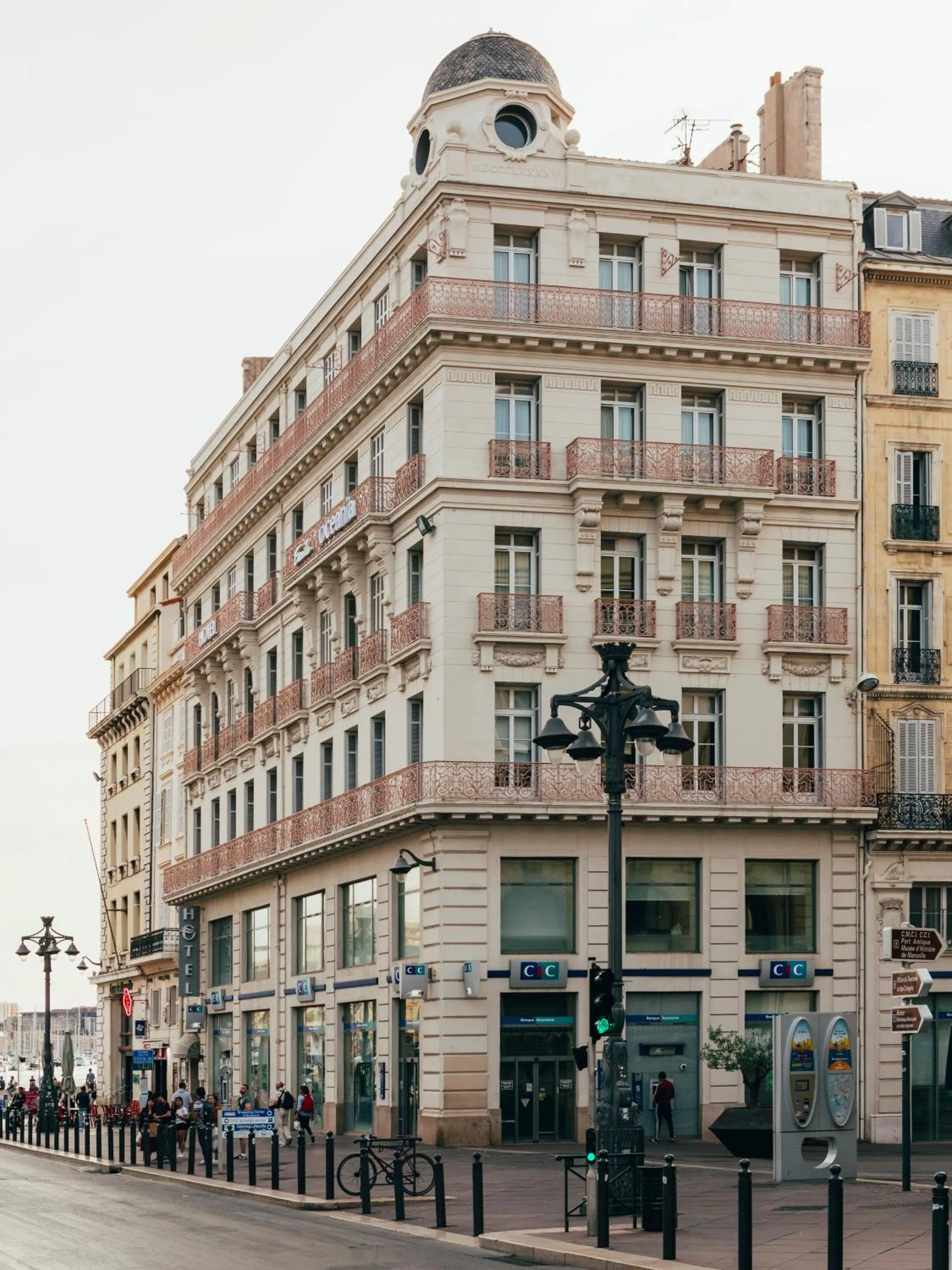 Facade/entrance in Escale Oceania Marseille Vieux Port