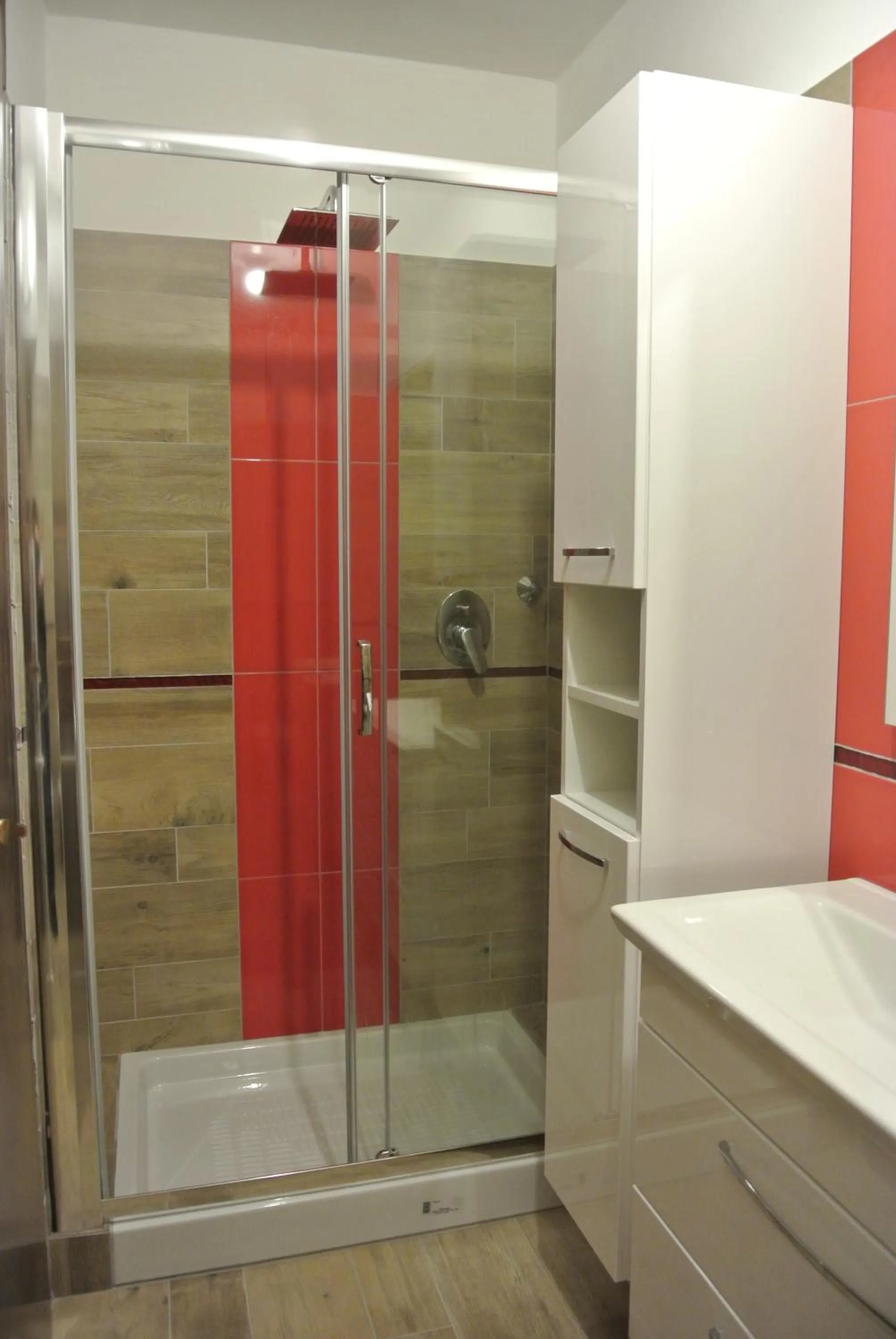 Shower in Residence Garden Appartamenti Solandra