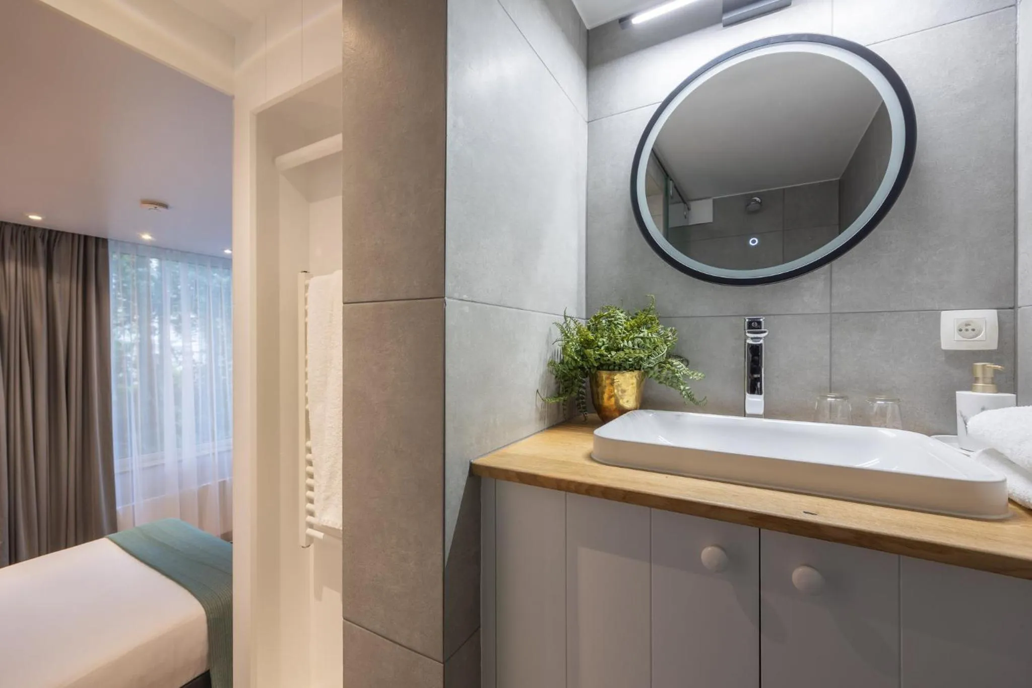 Bathroom in Leonardo Hotel Antwerp The Plaza