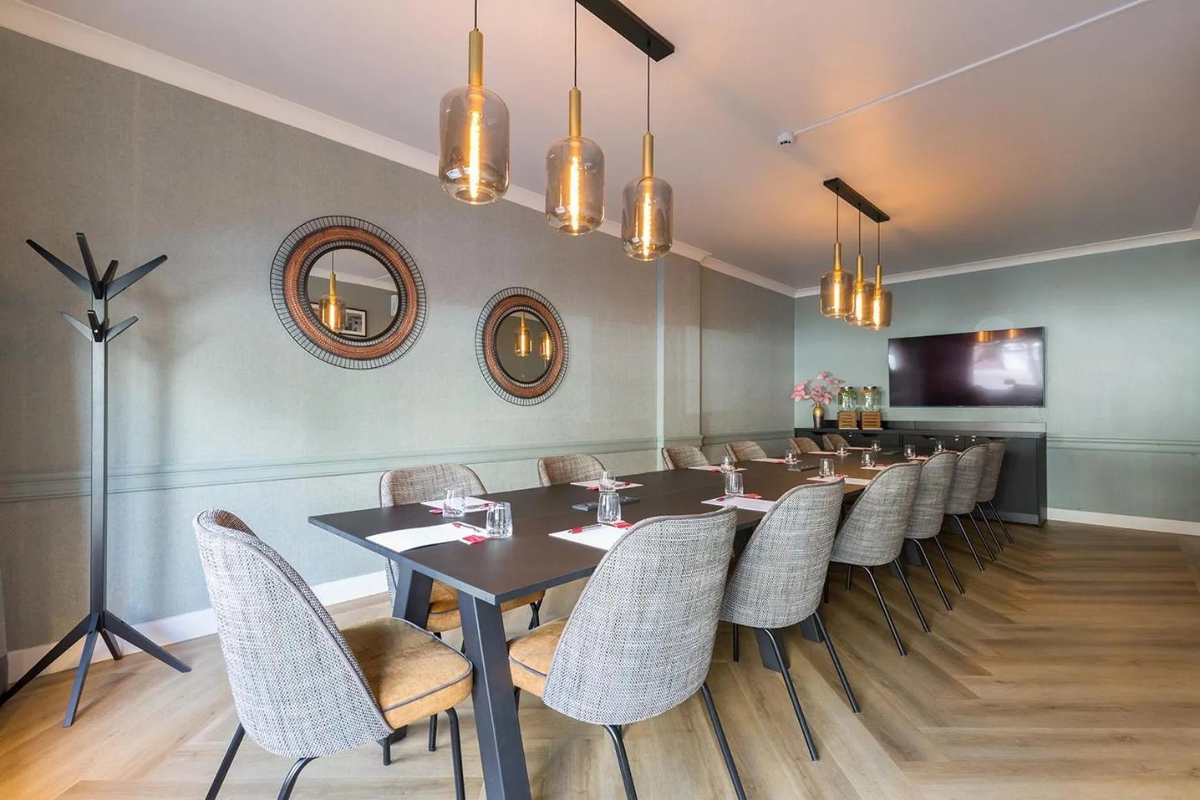 Facade/entrance in Leonardo Hotel Antwerp The Plaza