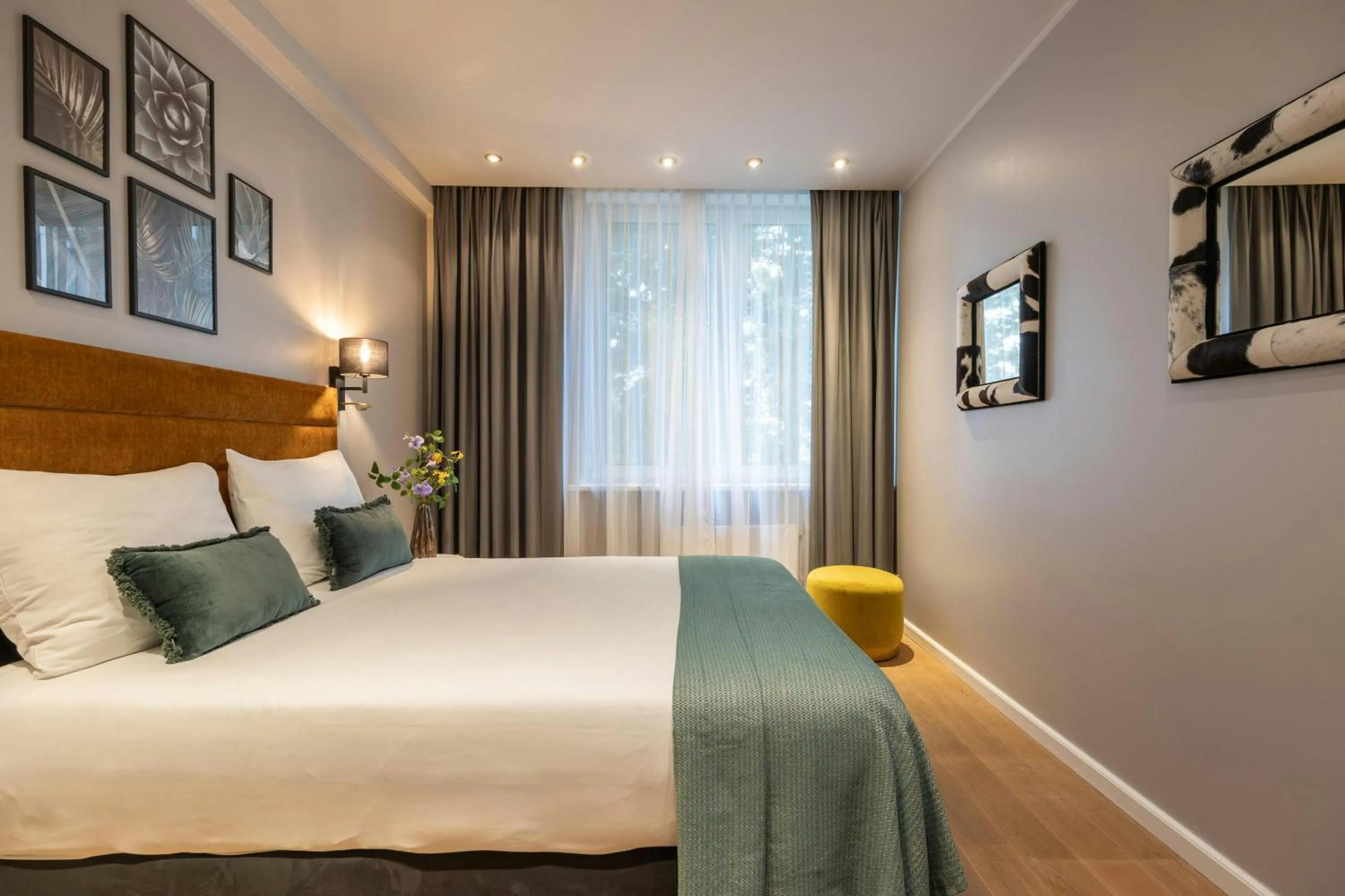 Bedroom, Bed in Leonardo Hotel Antwerp The Plaza