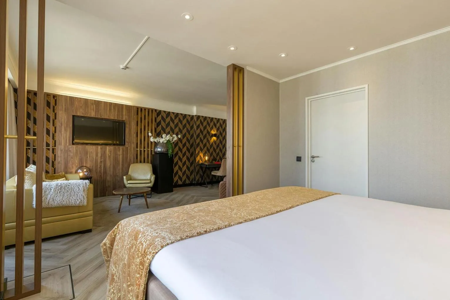 Photo of the whole room, Bed in Leonardo Hotel Antwerp The Plaza