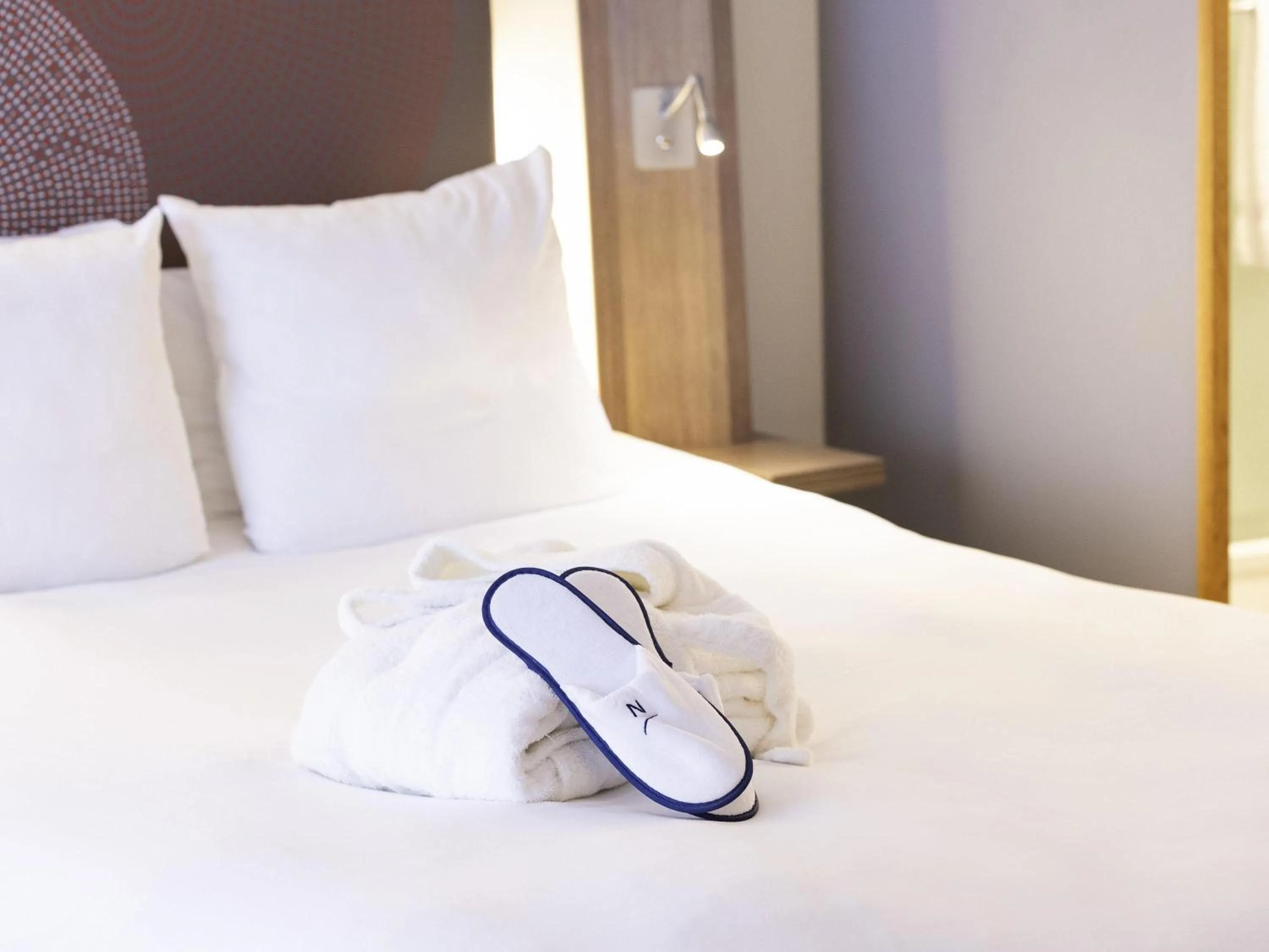 Photo of the whole room, Bed in Novotel Mechelen Centrum