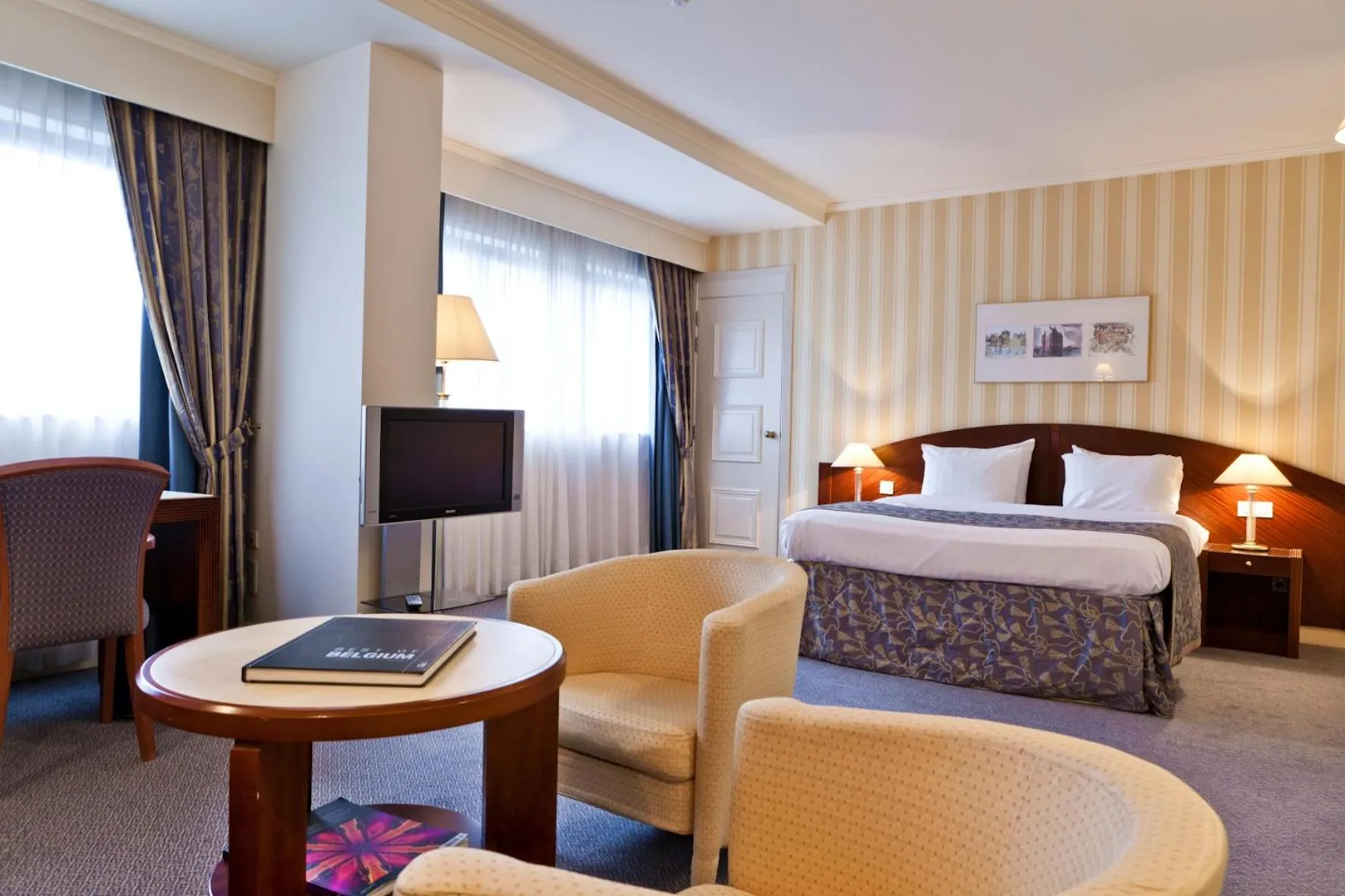 Photo of the whole room, Bed in Hotel Le Châtelain