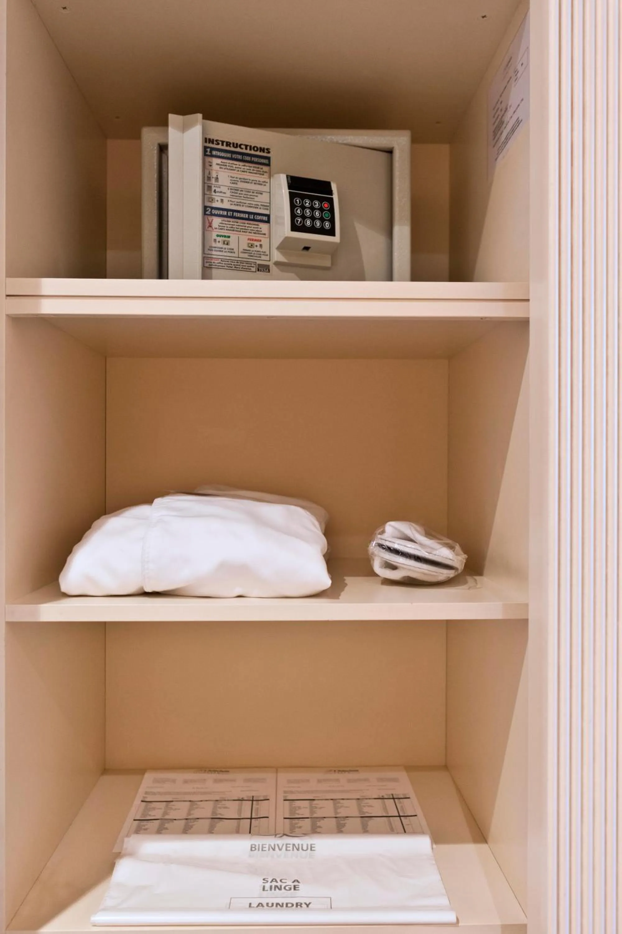 safe in Hotel Le Châtelain