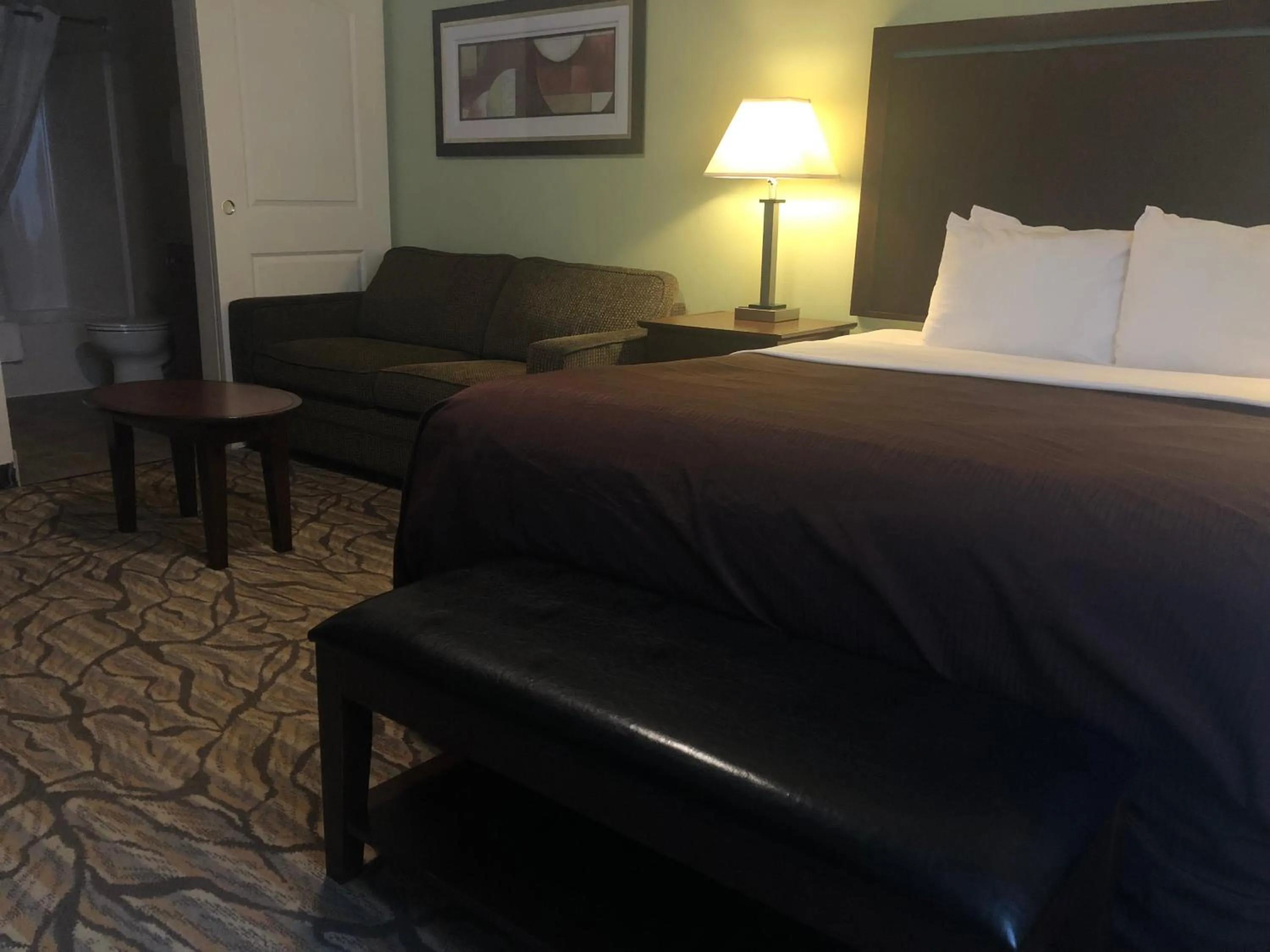 Bed in Aspen Suites Hotel Sitka