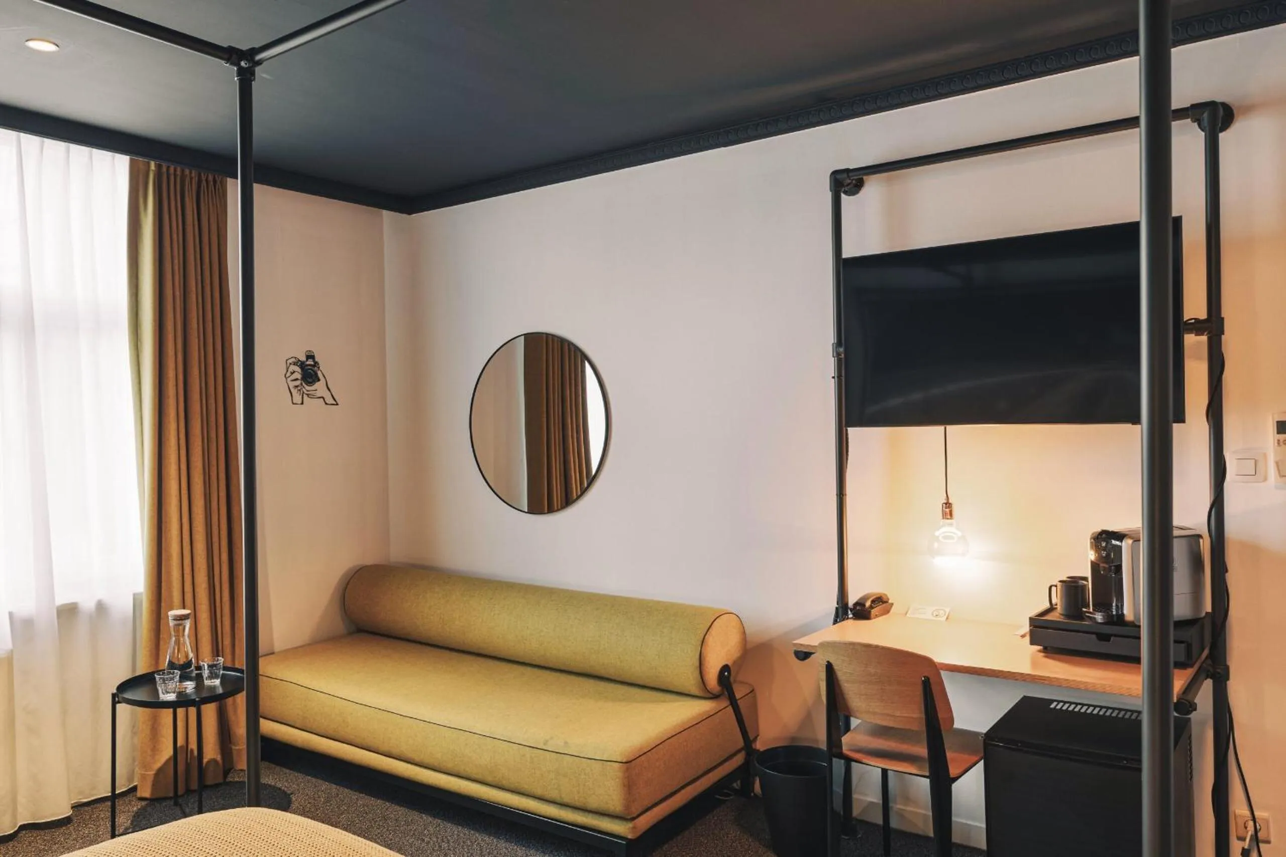 Bedroom in Zoom Hotel