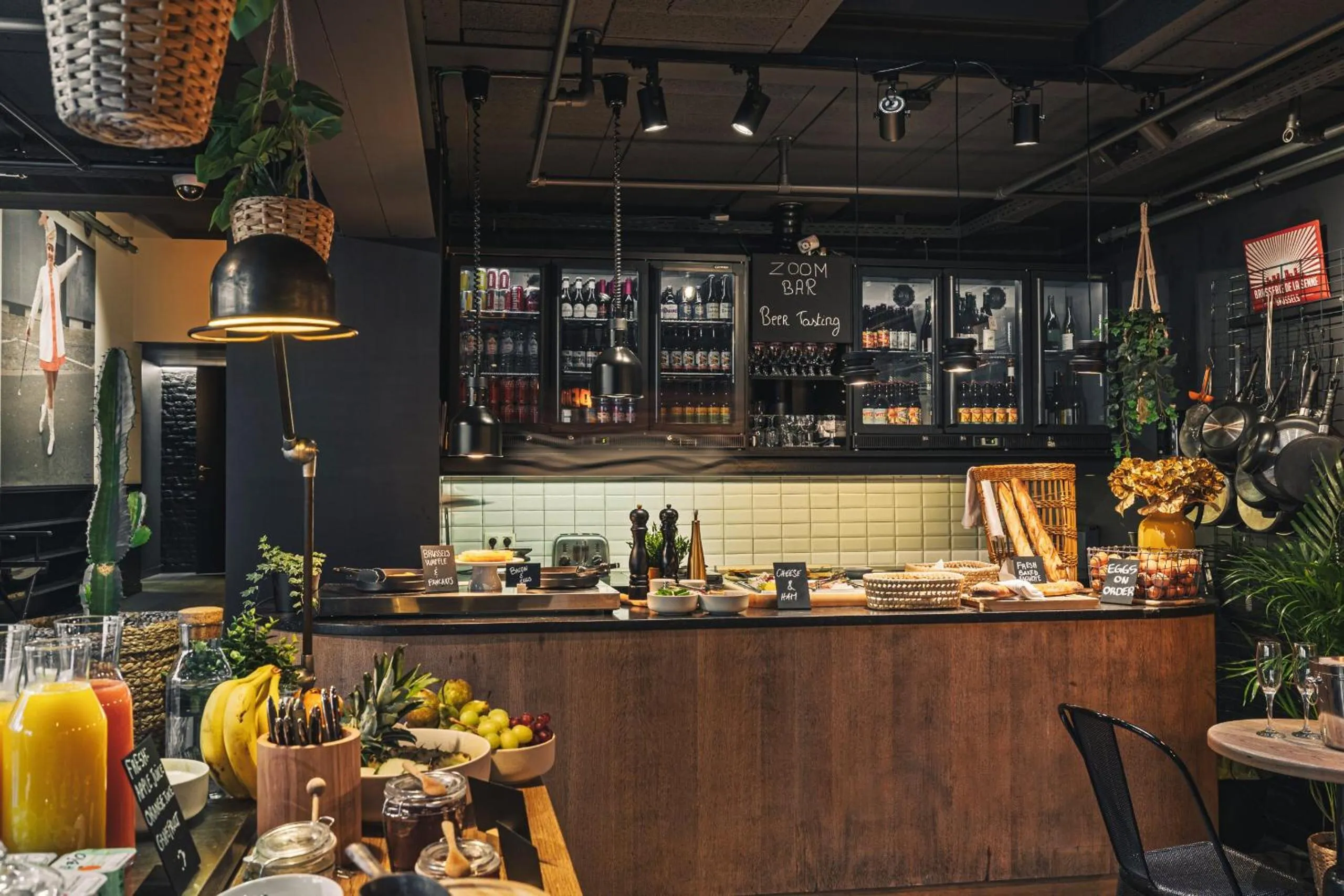 Breakfast in Zoom Hotel