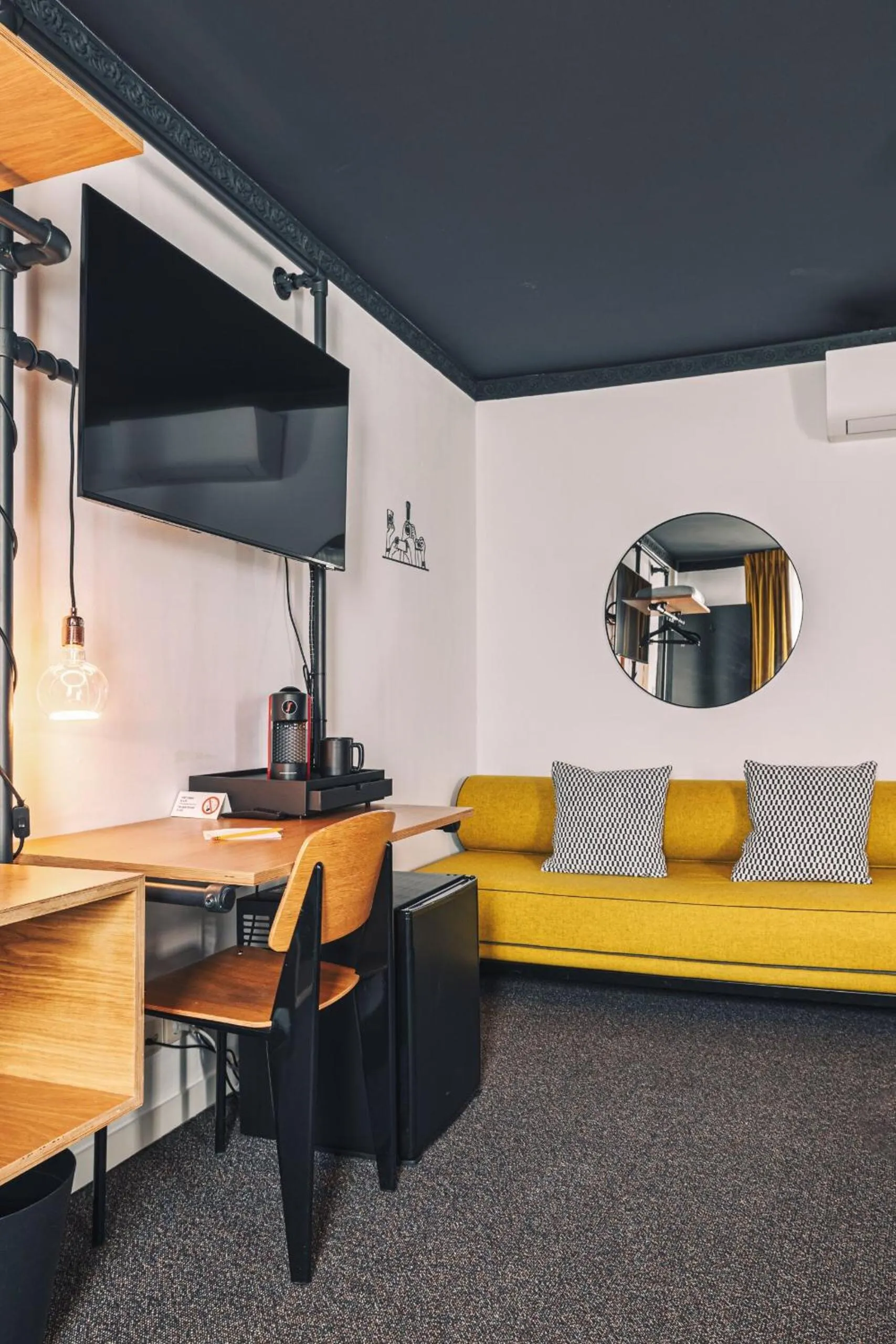 Seating area in Zoom Hotel