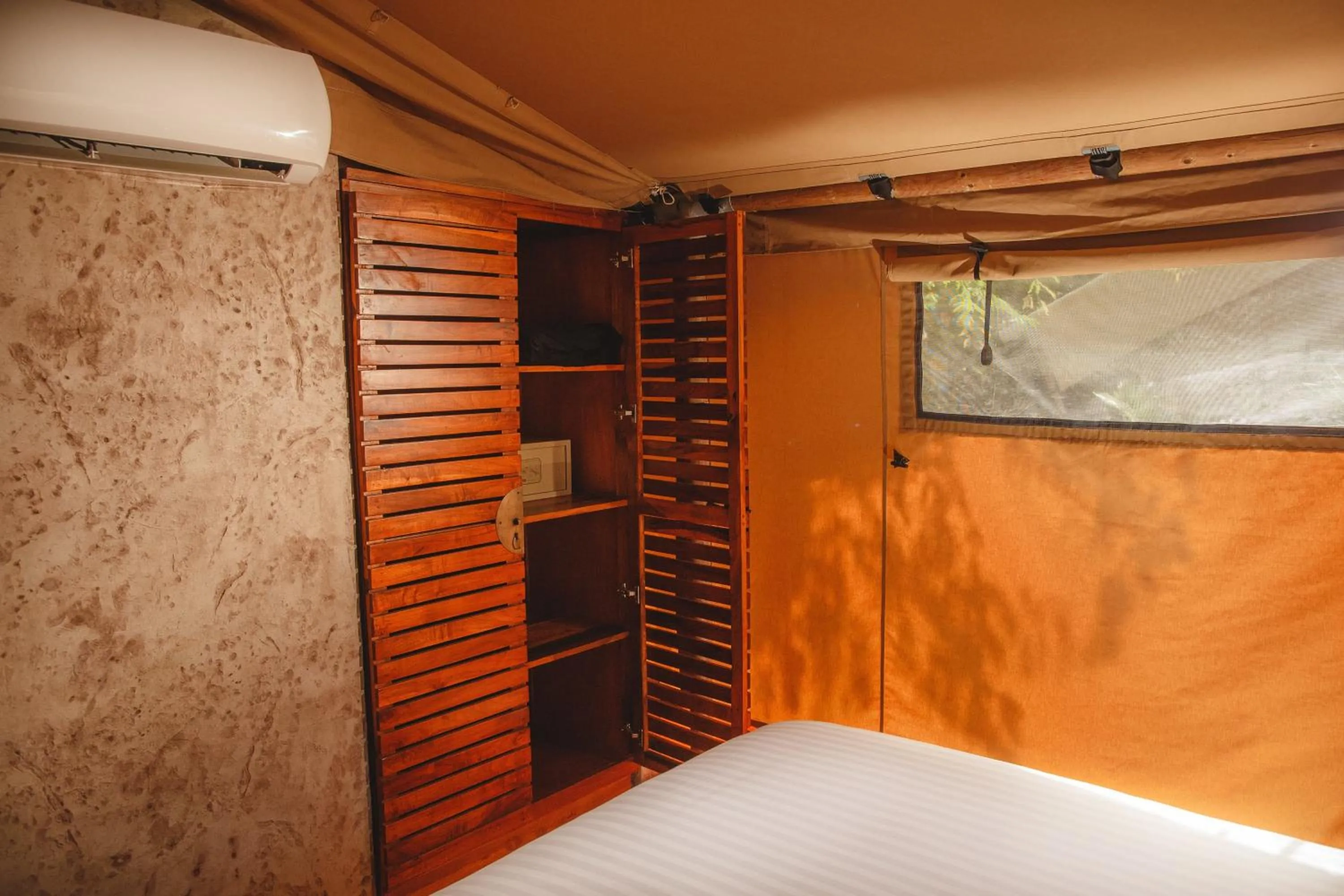 wardrobe, Bed in Serenity Authentic Glamping Tulum