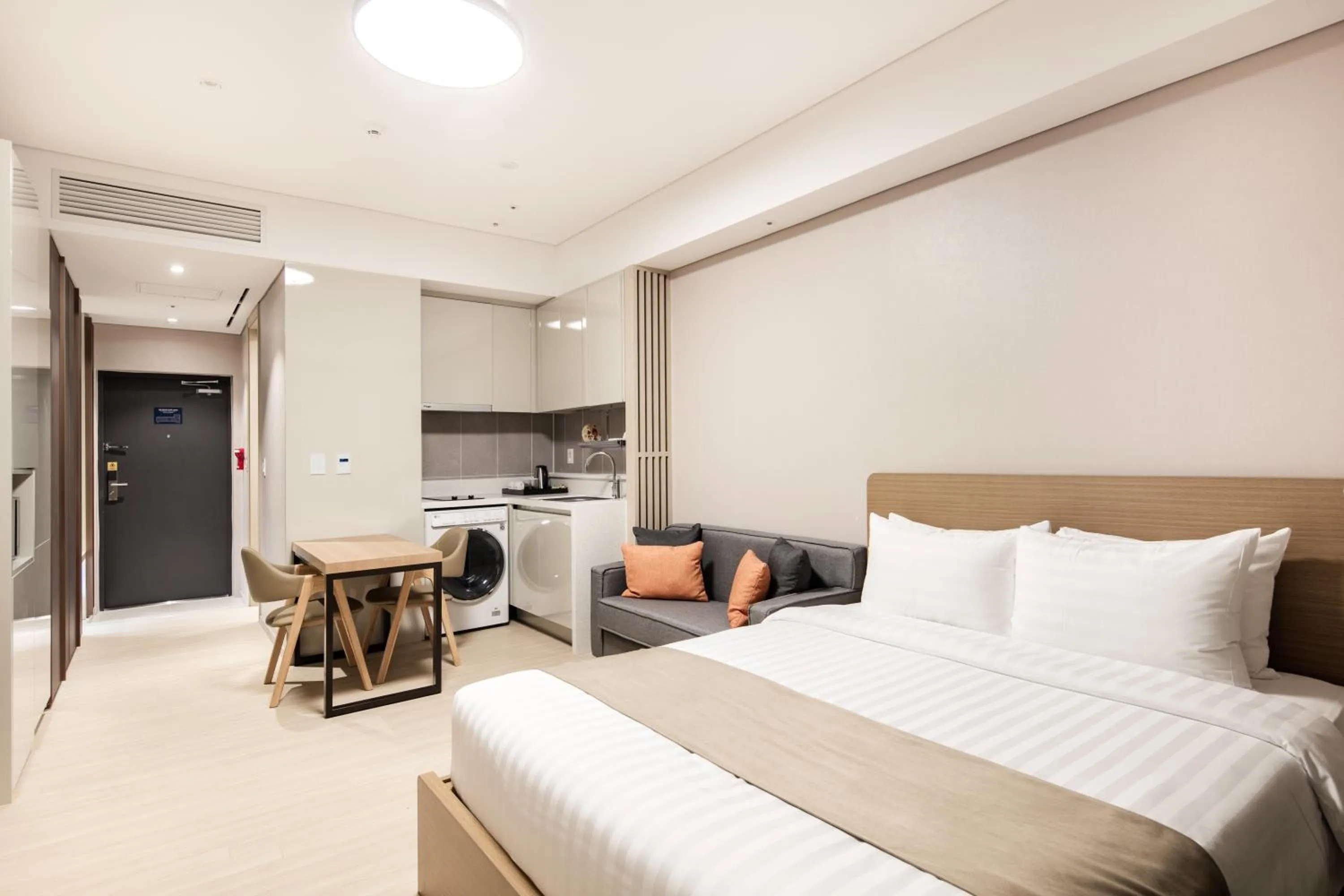 Bed in Golden Tulip Incheon Airport Hotel