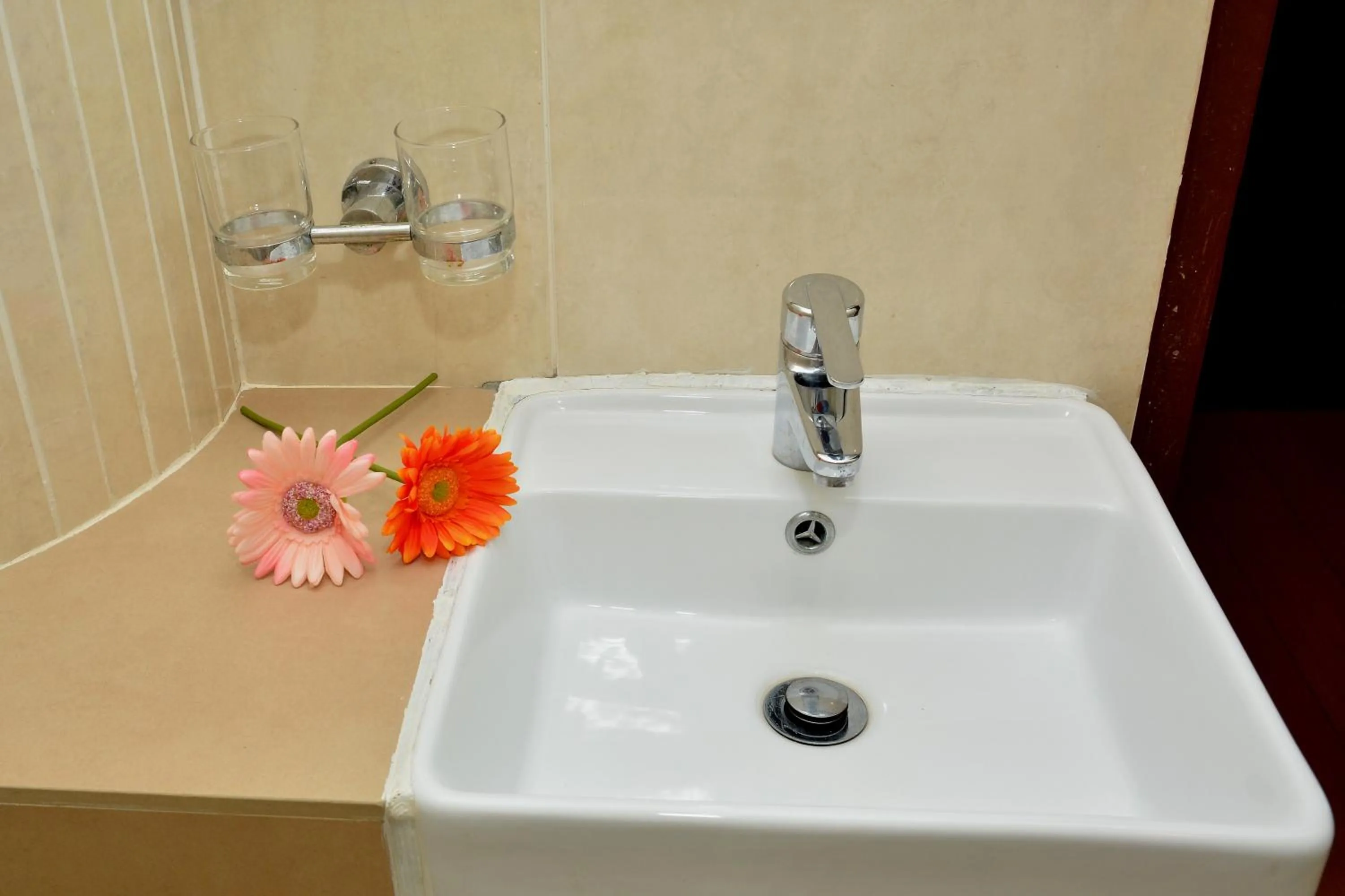 Photo of the whole room in Muarar 99 Hotel