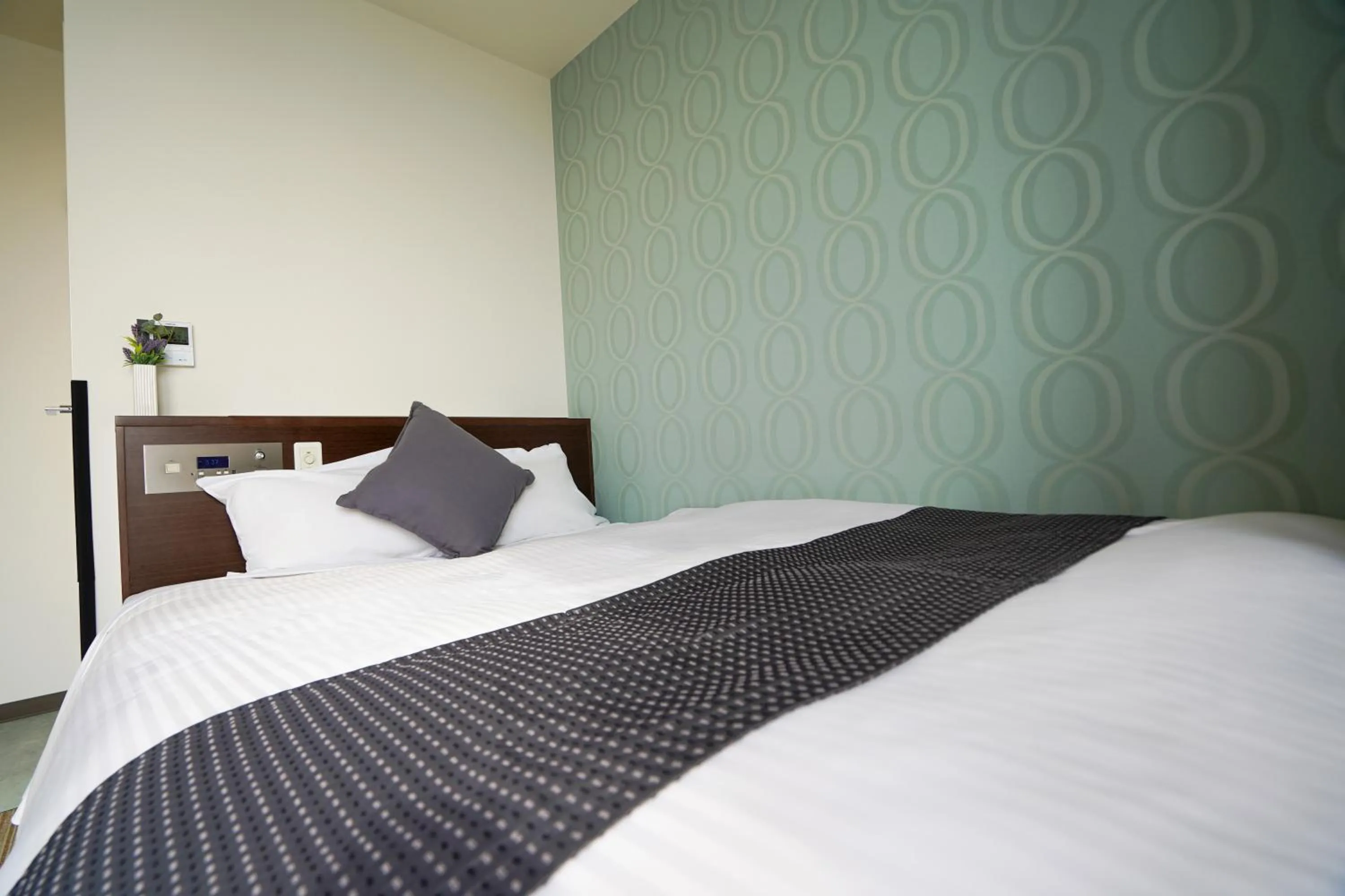 Photo of the whole room, Bed in Hotel New Gaea Domemae