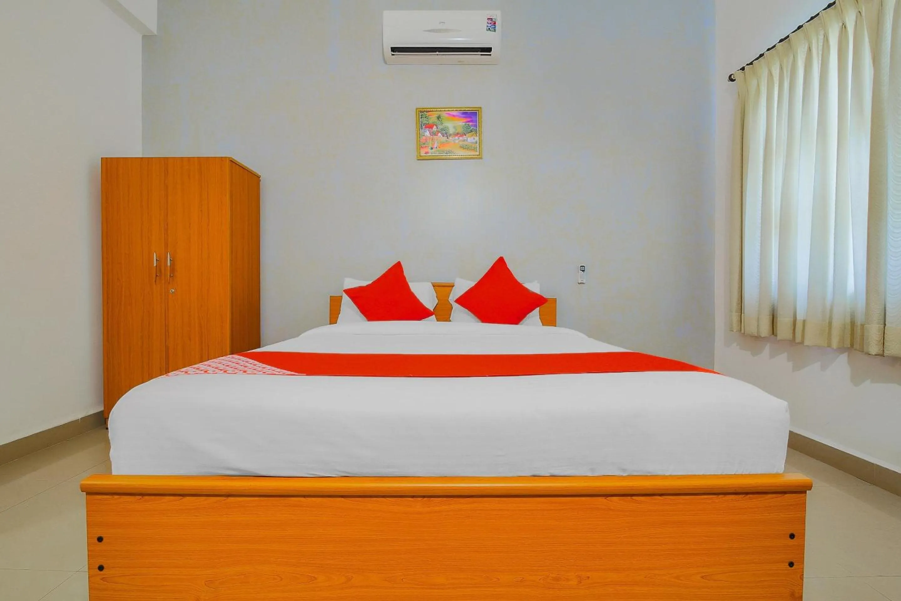 Bedroom, Bed in Super Hotel O The Goan Courtyard