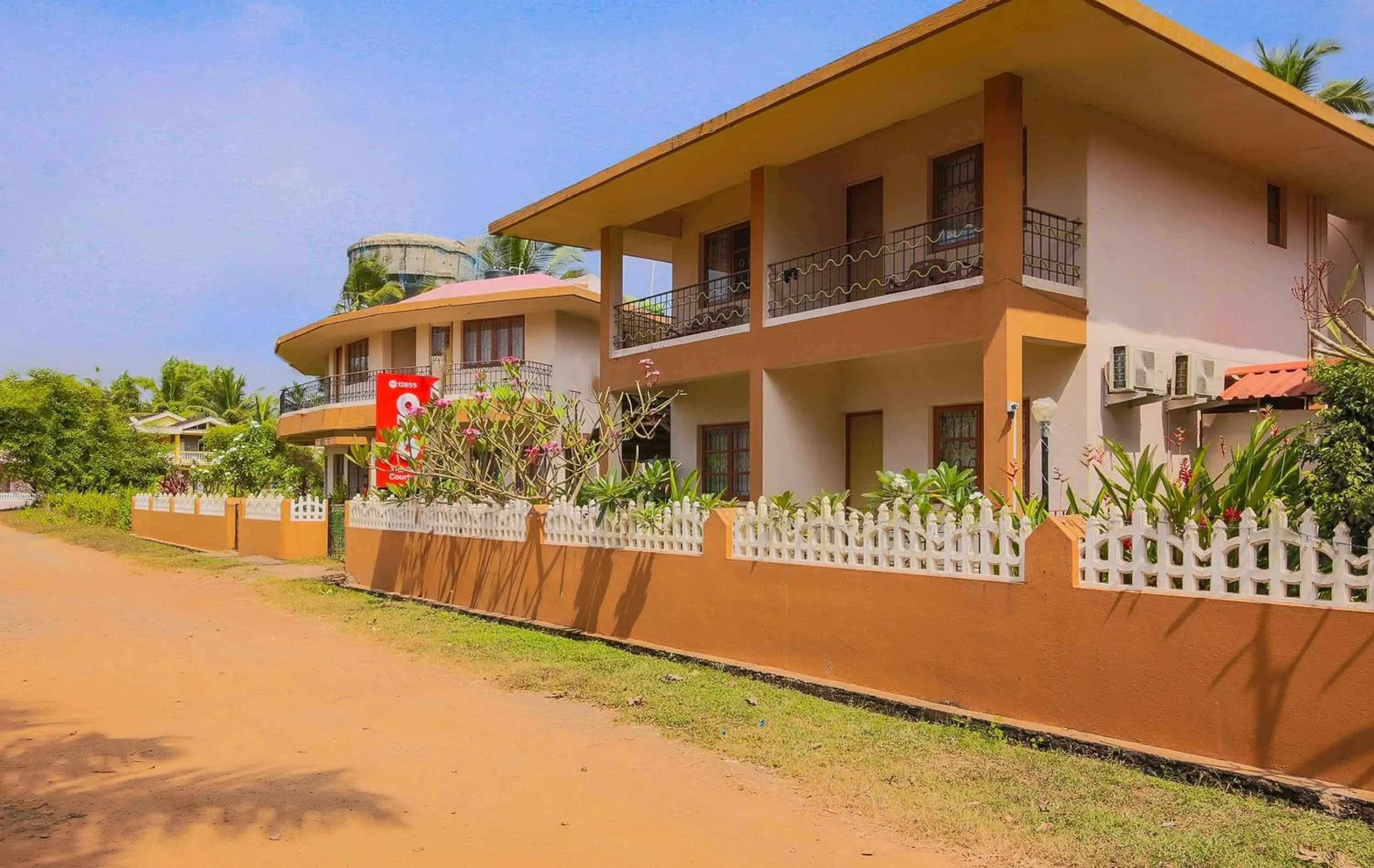 Facade/entrance in Super Hotel O The Goan Courtyard