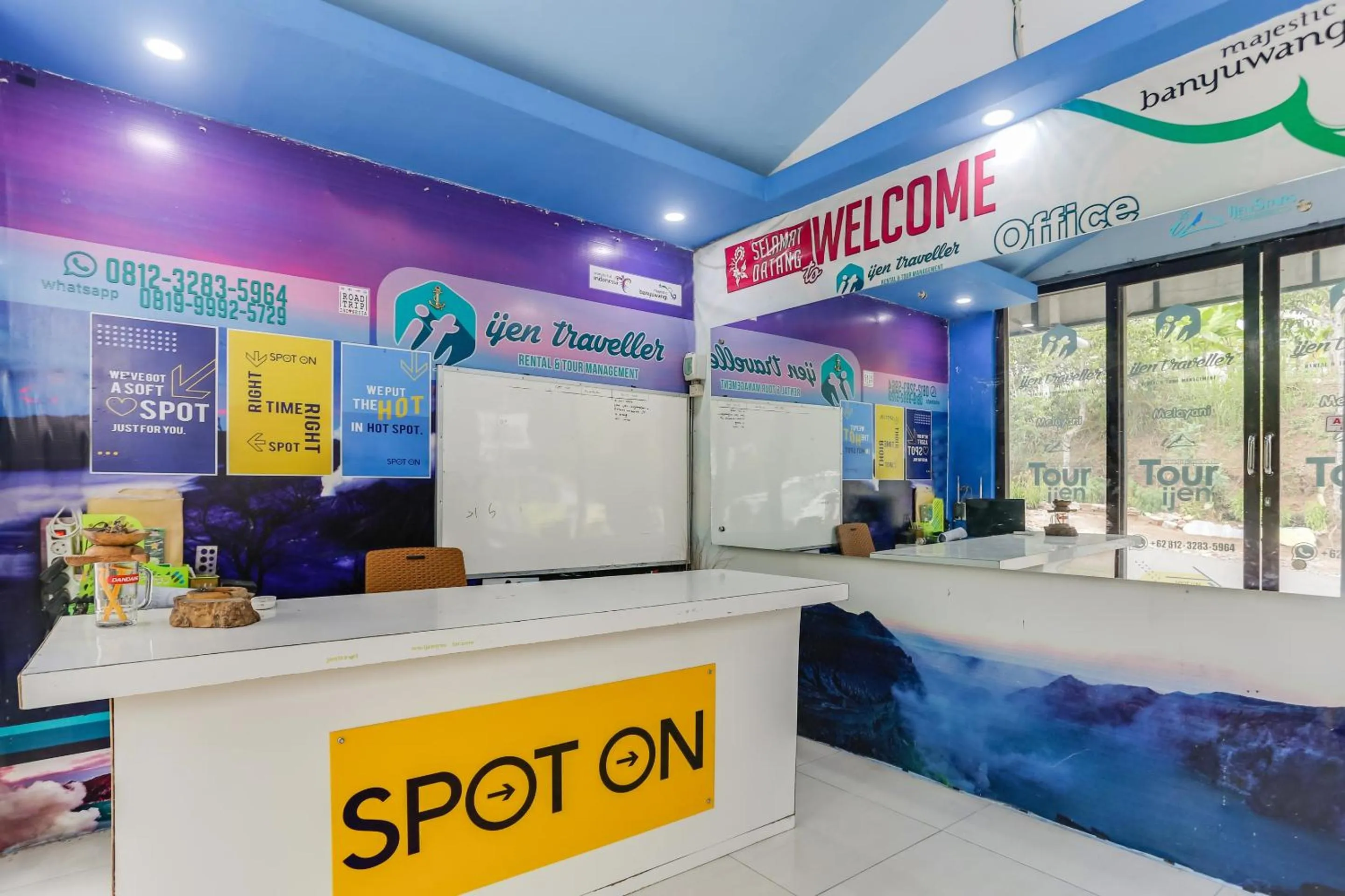 Lobby or reception in Ijen Traveller & Homestay