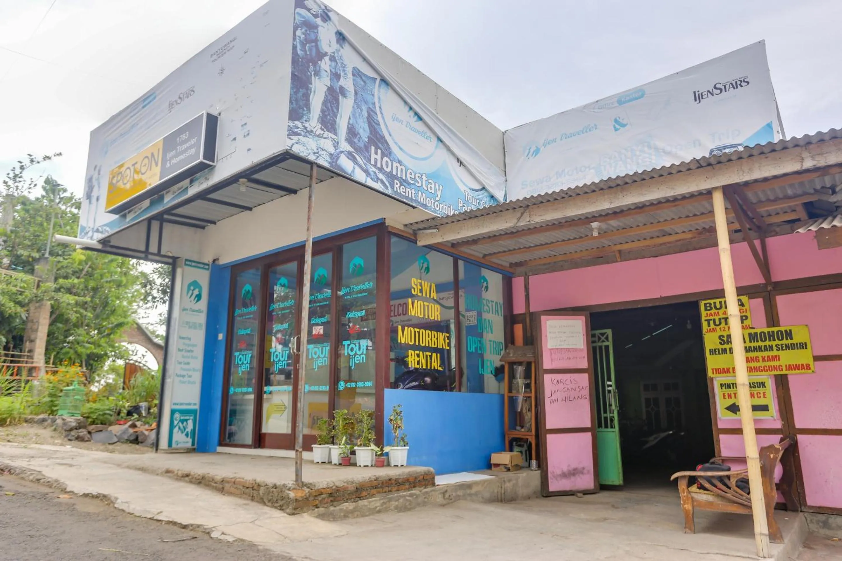 Property building in Ijen Traveller & Homestay