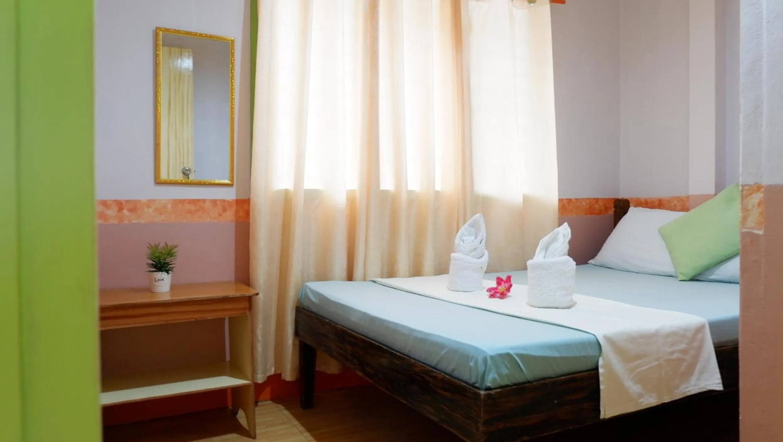 Bed in Mountain Side Inn