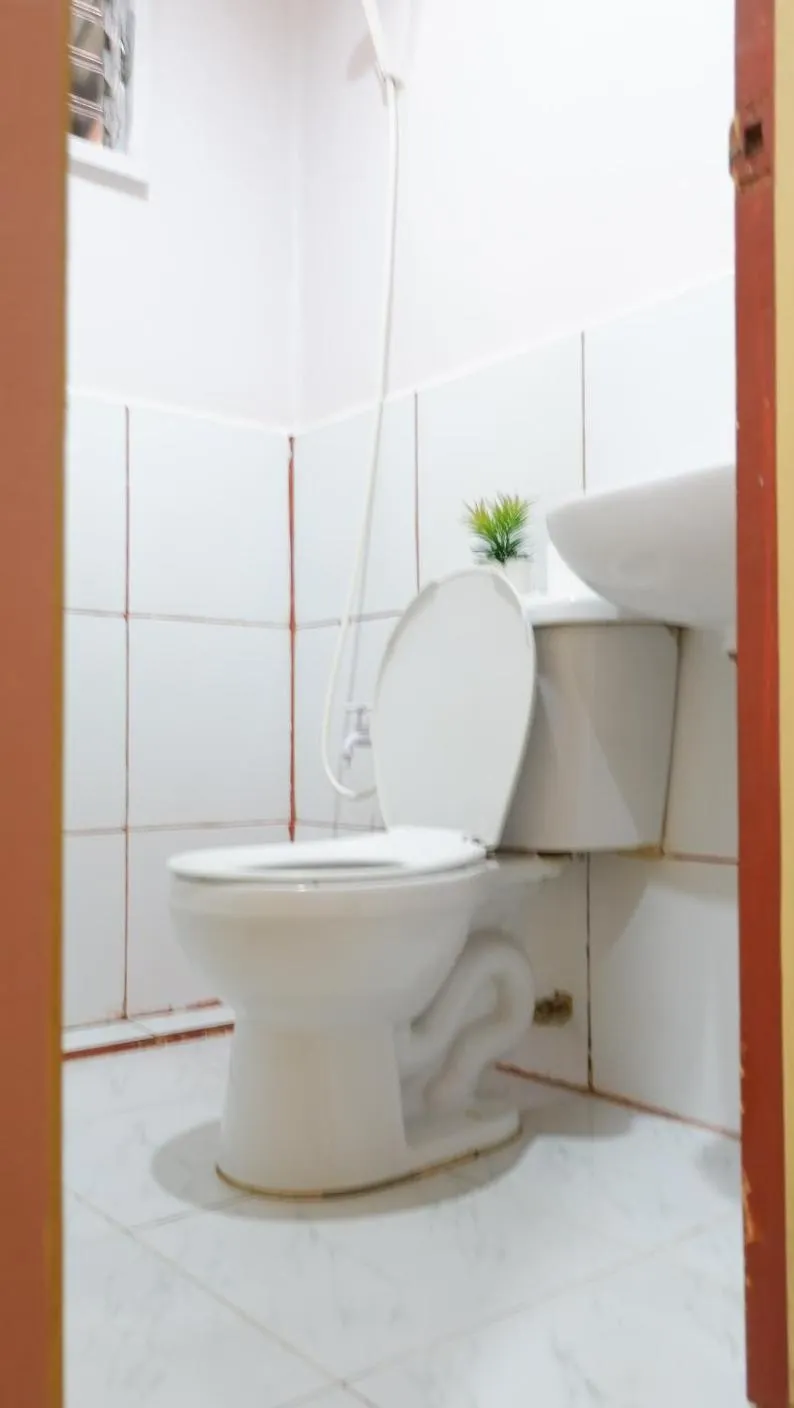 Bathroom in Mountain Side Inn