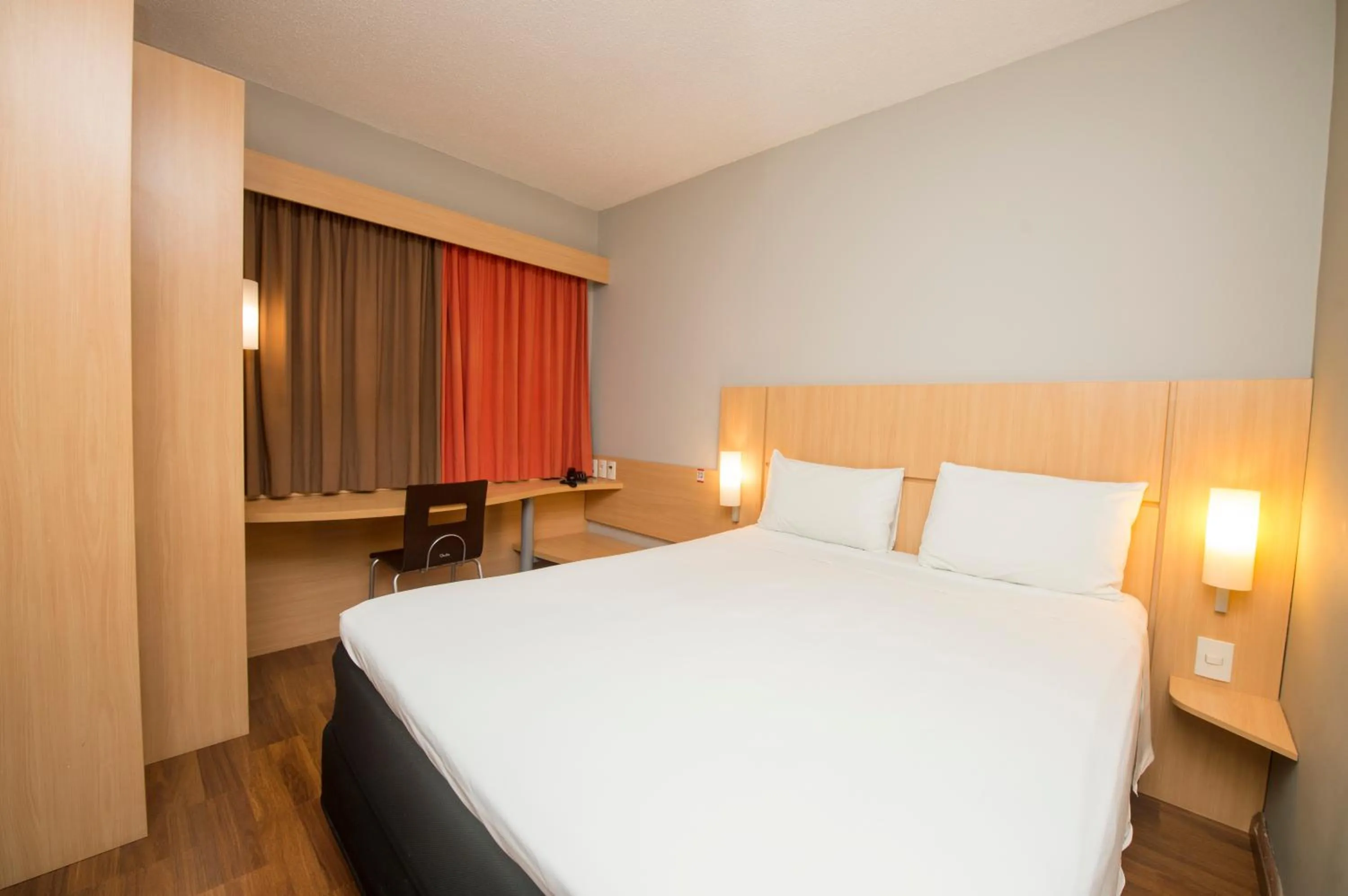 Bedroom, Bed in ibis Recife Boa Viagem