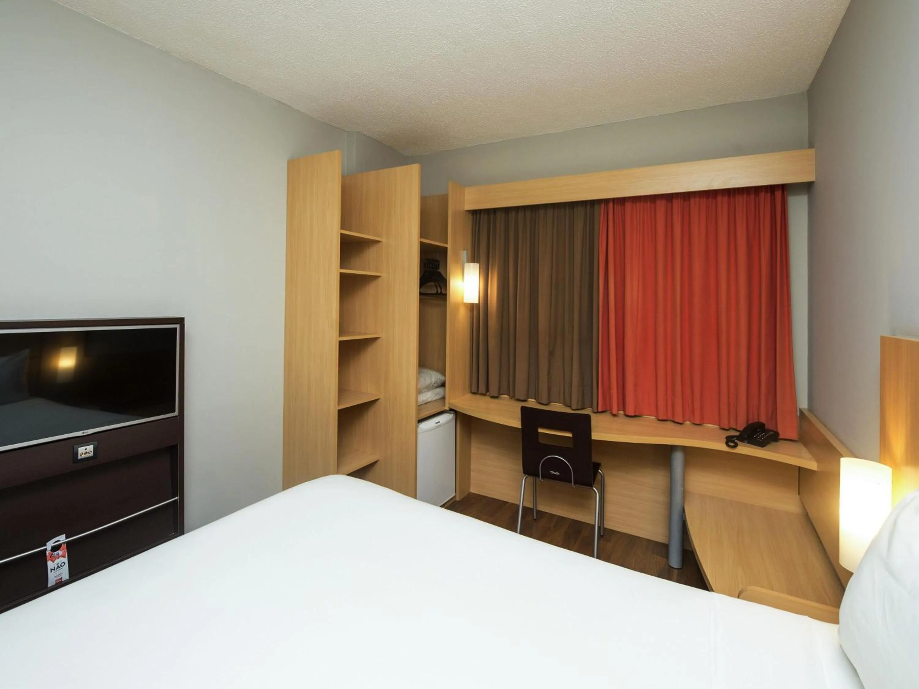 Bedroom, Bed in ibis Recife Boa Viagem