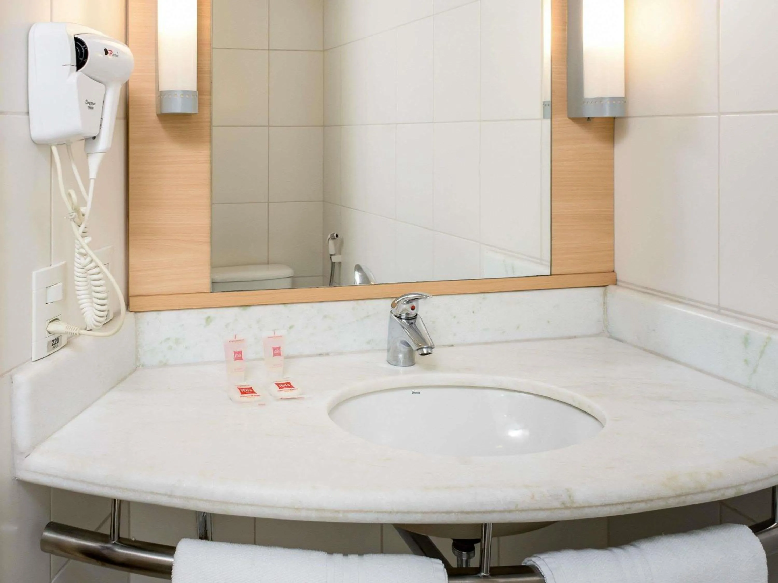 Bedroom in ibis Recife Boa Viagem