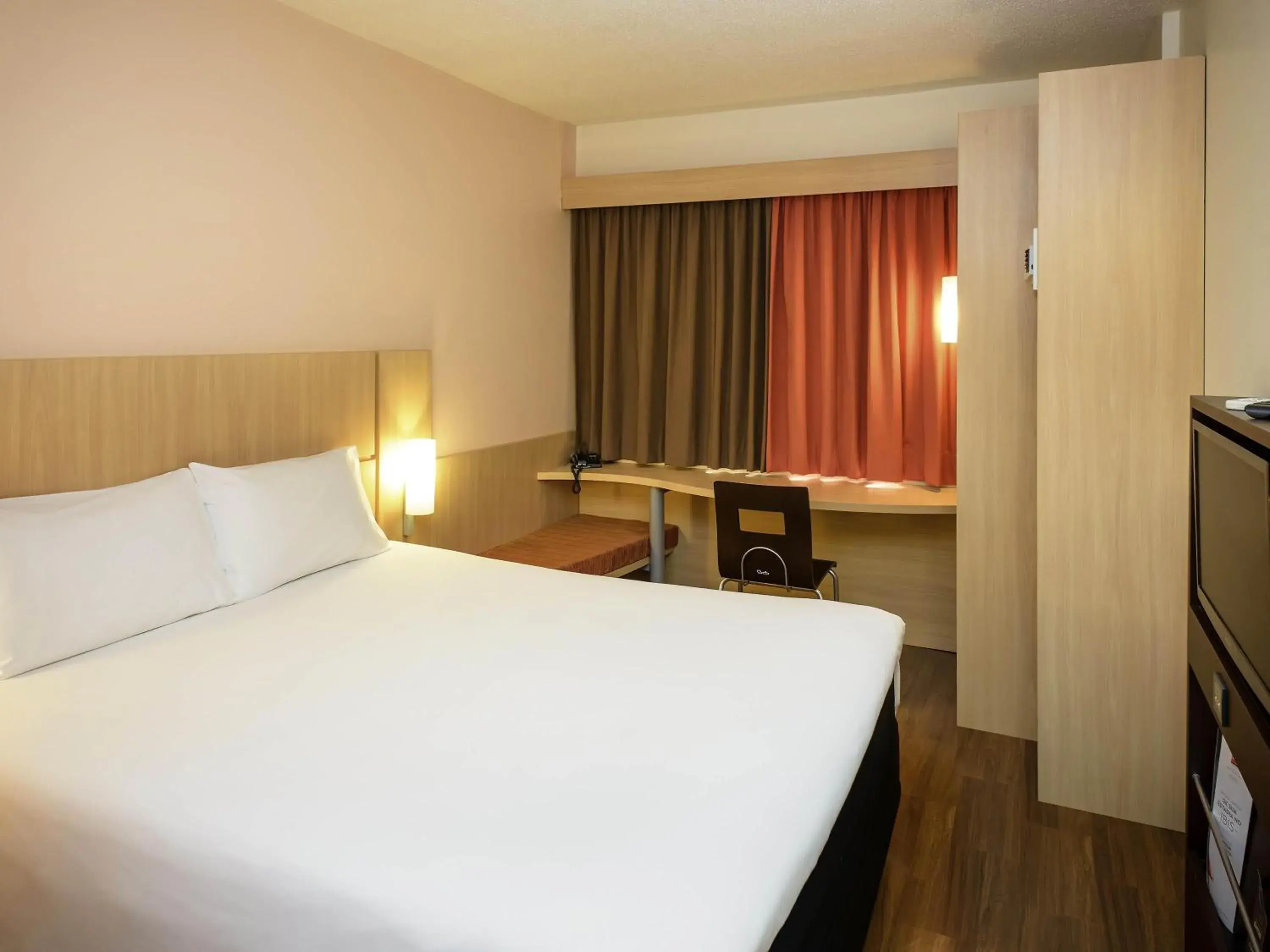 Standard One Double Bed in ibis Recife Boa Viagem Standard One Double Bed in ibis Recife Boa Viagem