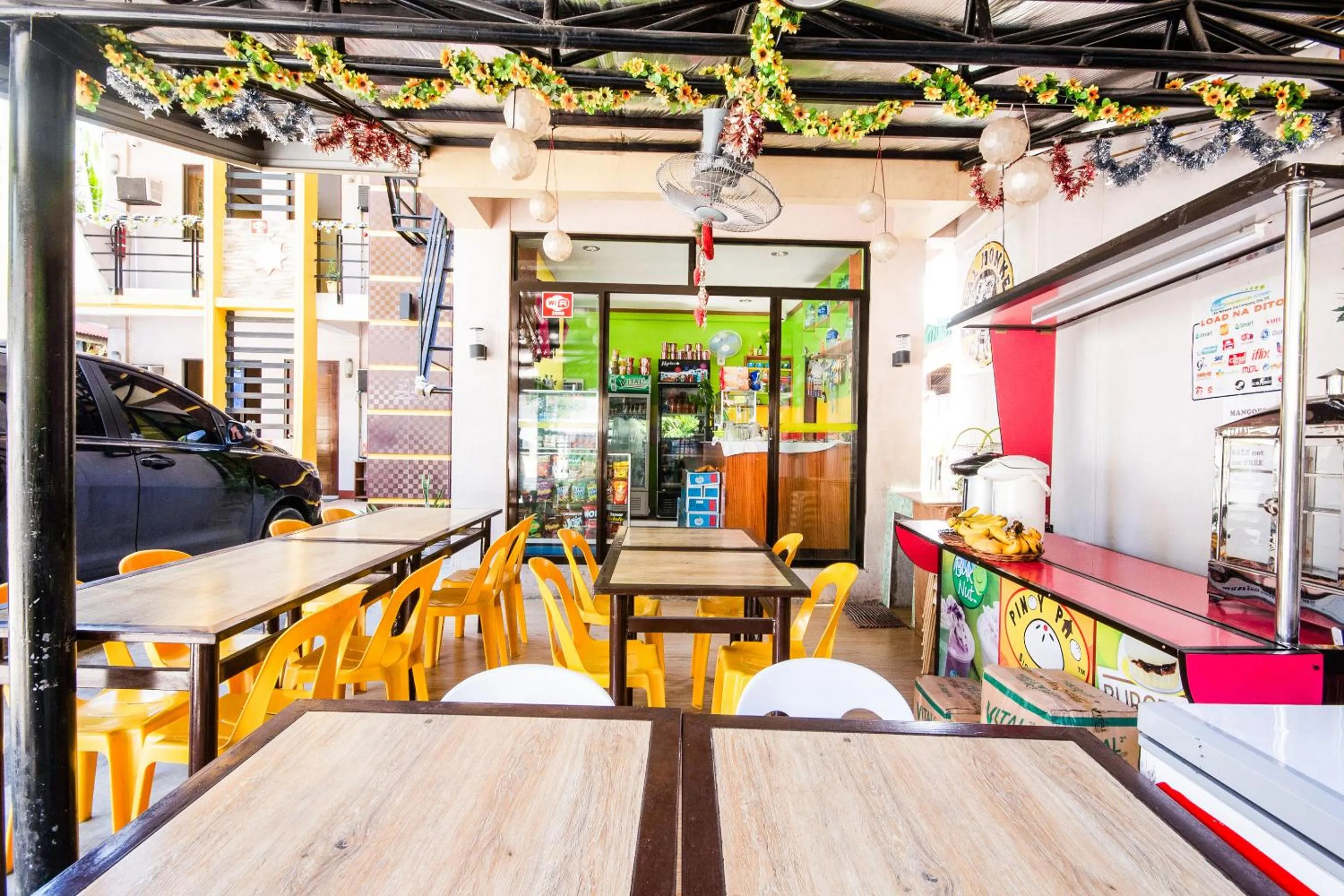 Restaurant/places to eat in Casa Bonita Inn Oslob