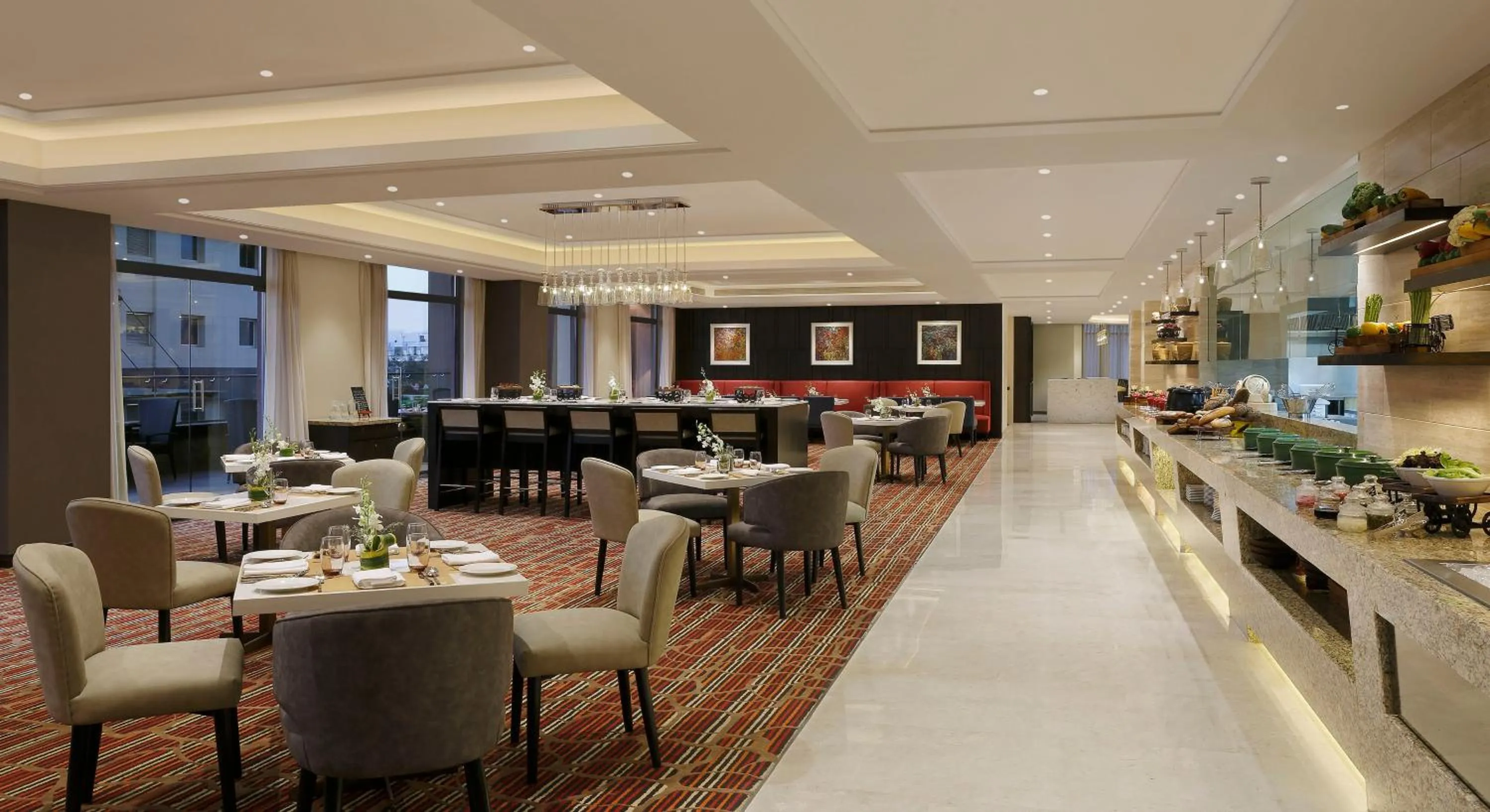 Restaurant/places to eat in Novotel Lucknow Gomti Nagar