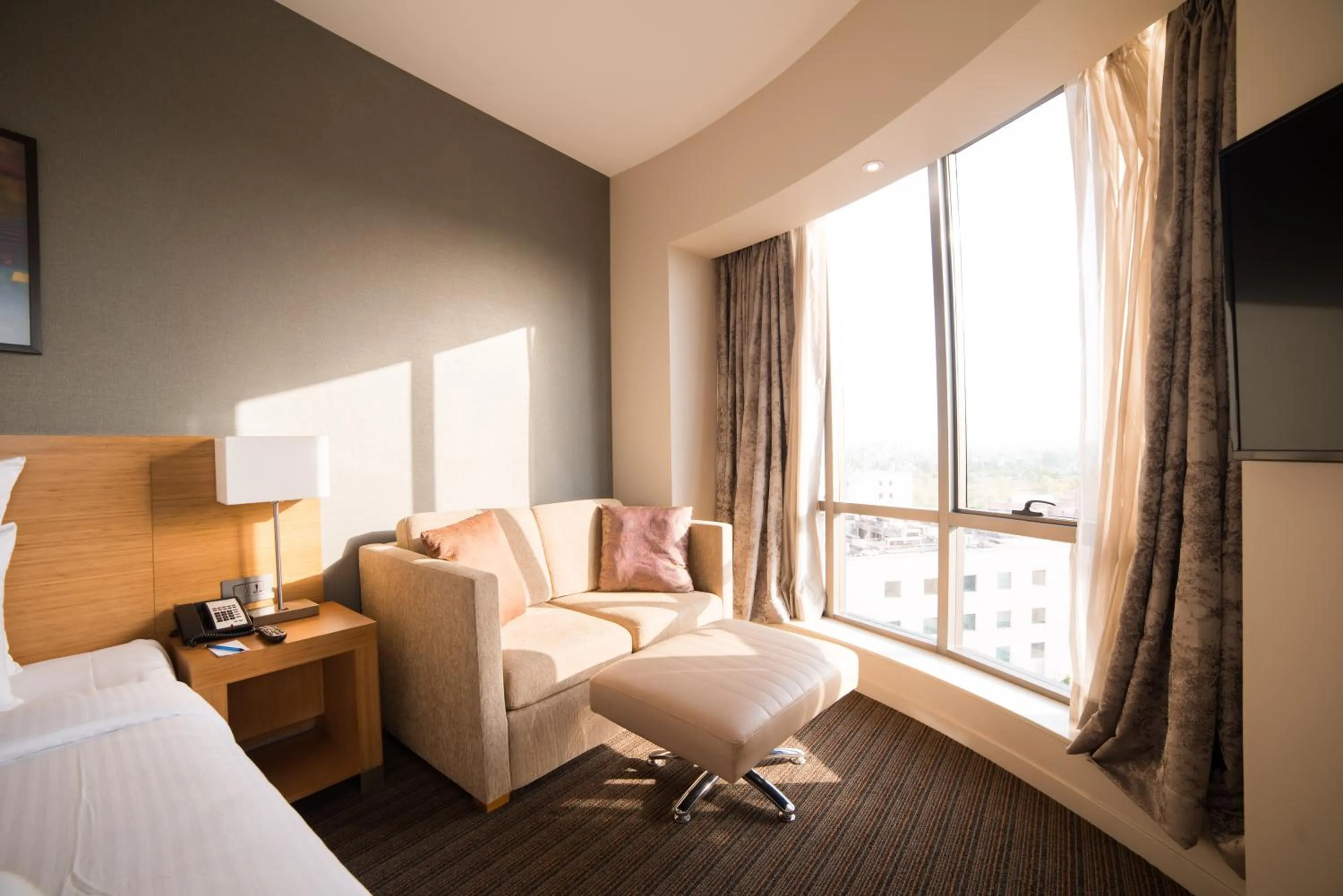 Bedroom, Bed in Novotel Lucknow Gomti Nagar