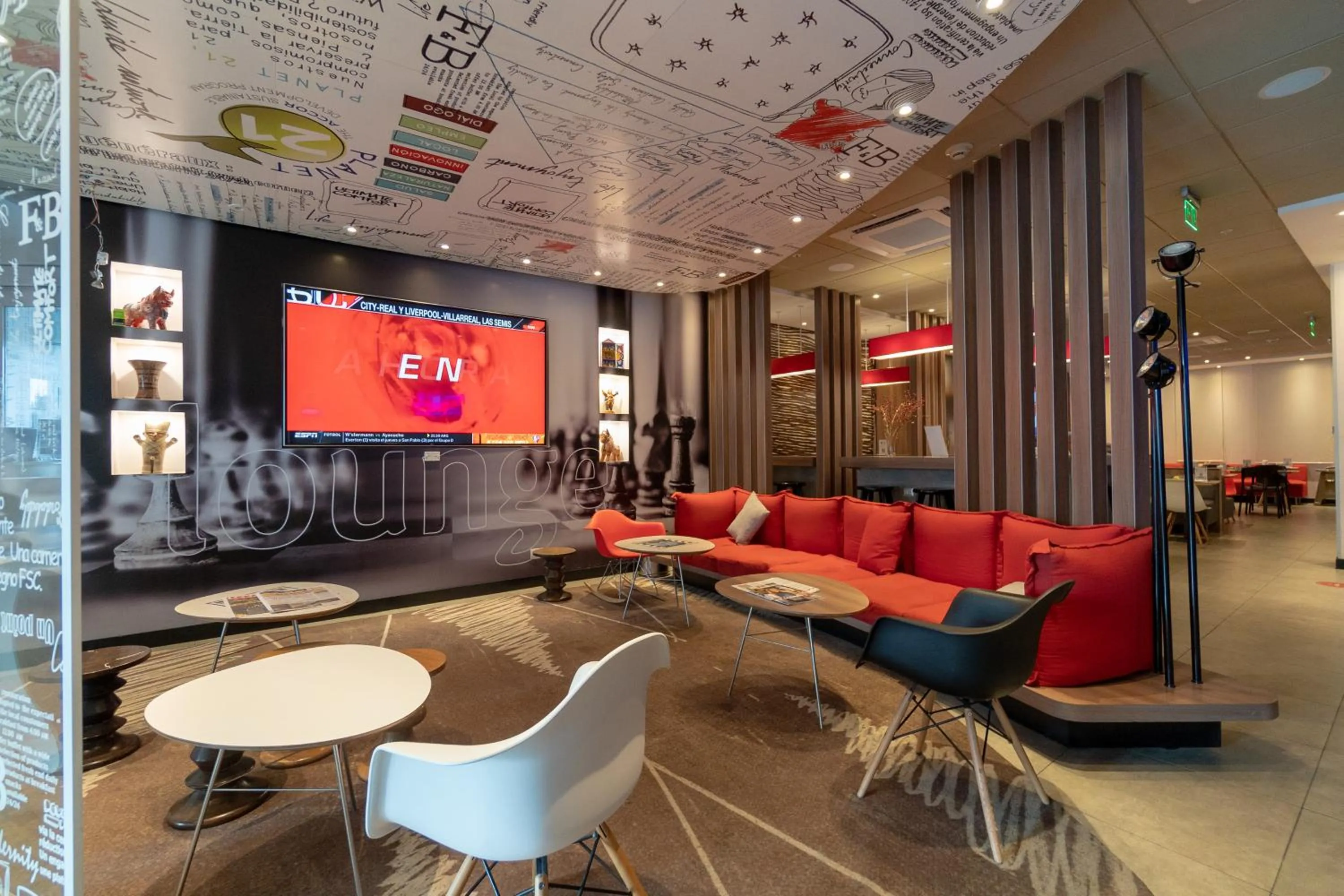 Living room in ibis Lima Reducto Miraflores