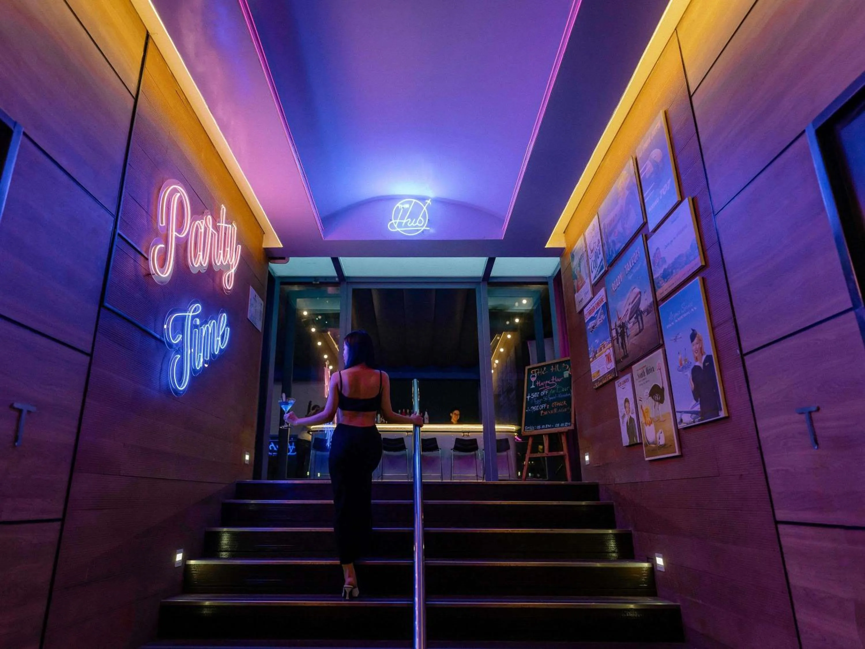 Lounge or bar in Ibis Saigon Airport