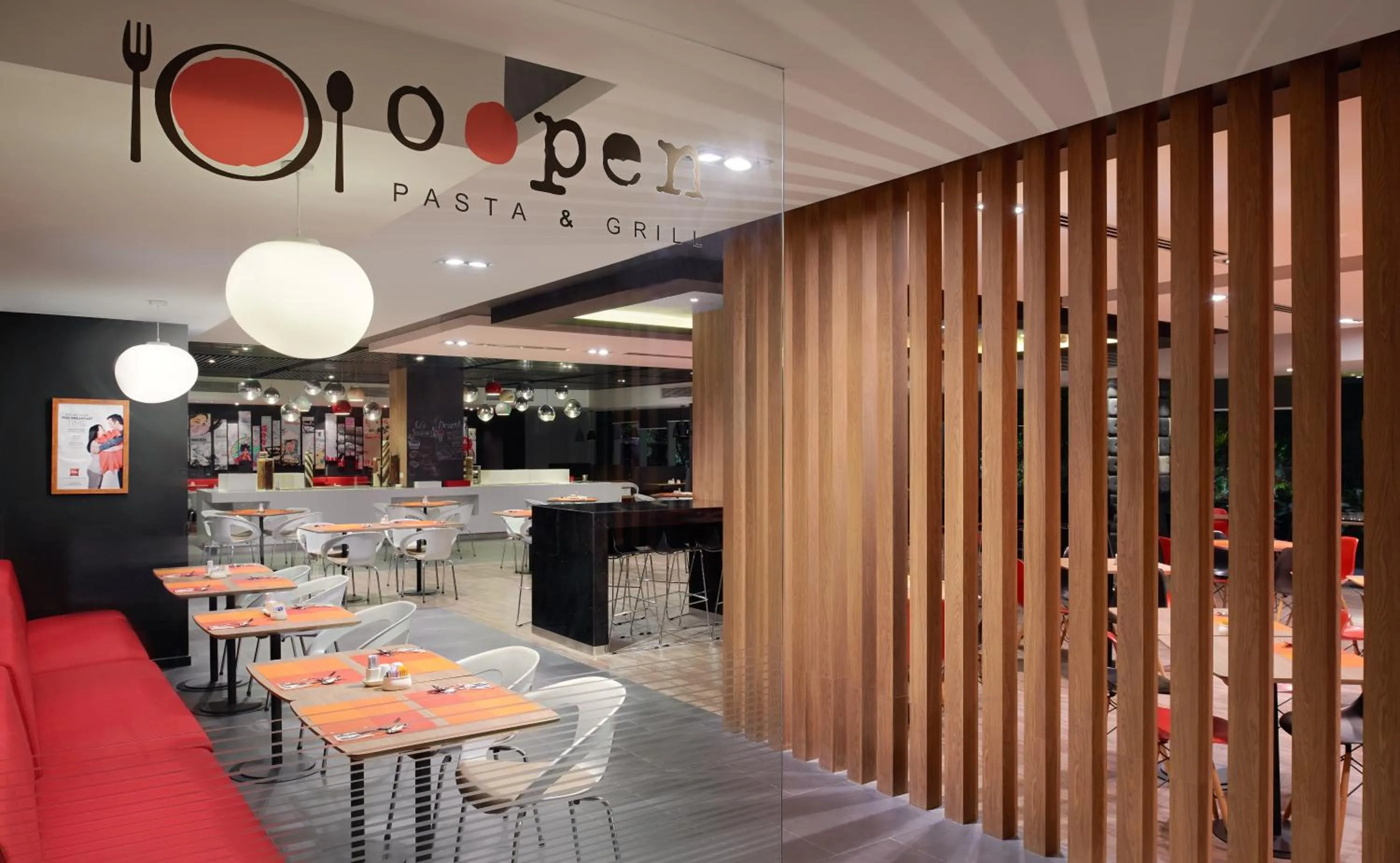 Restaurant/places to eat in Ibis Saigon Airport