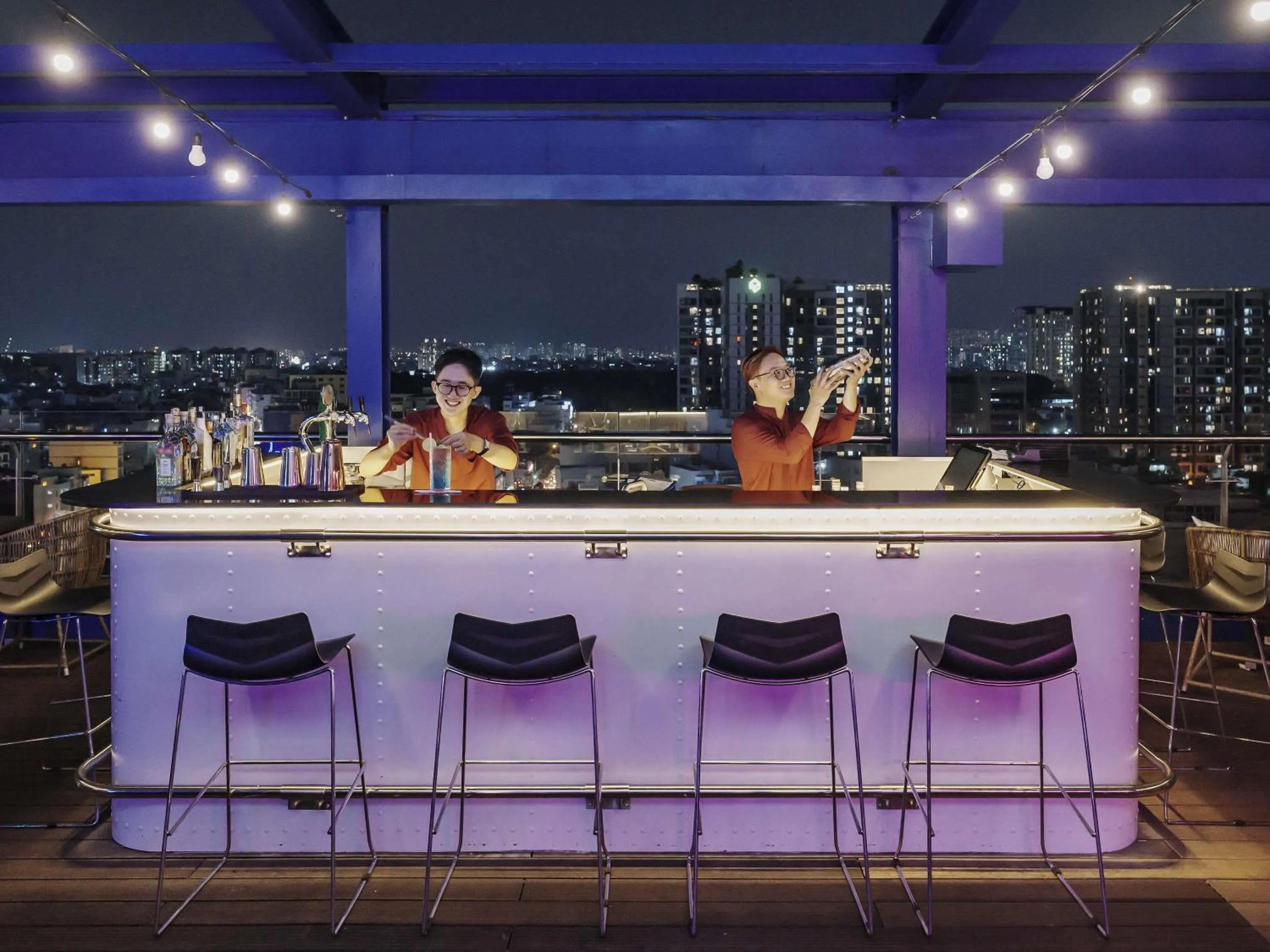 Lounge or bar in Ibis Saigon Airport