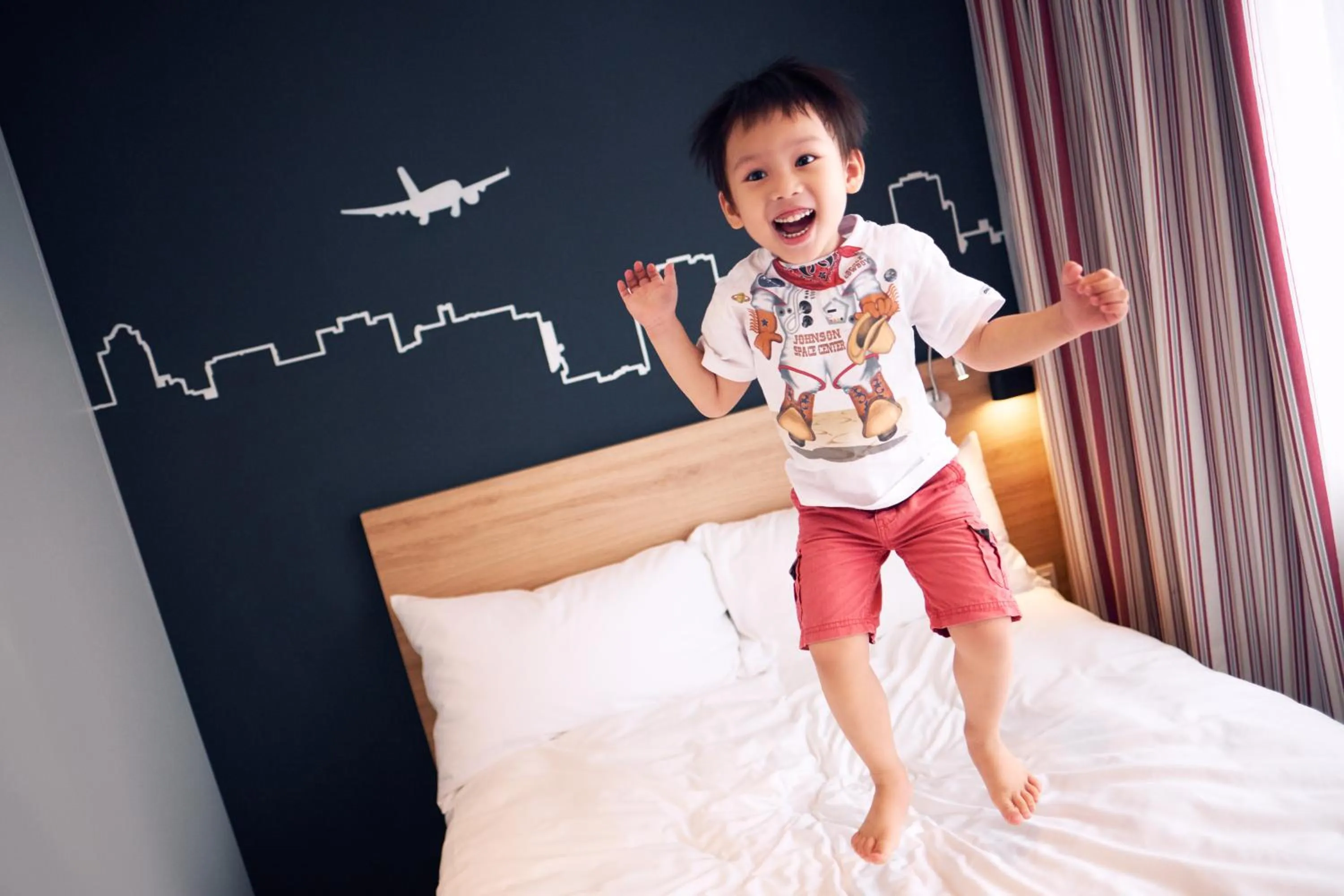 Bed in Ibis Saigon Airport