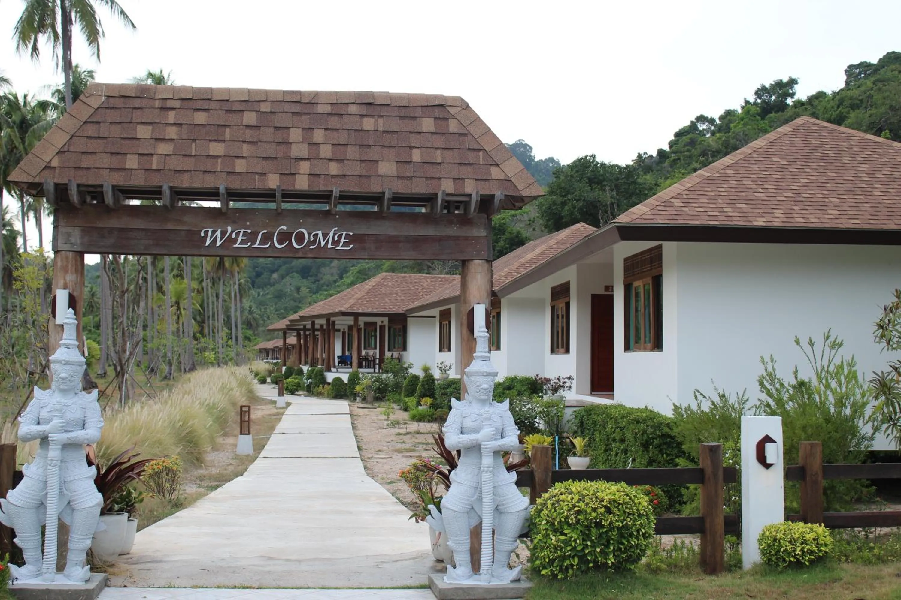 Property building in Koh Ngai Paradise Beach