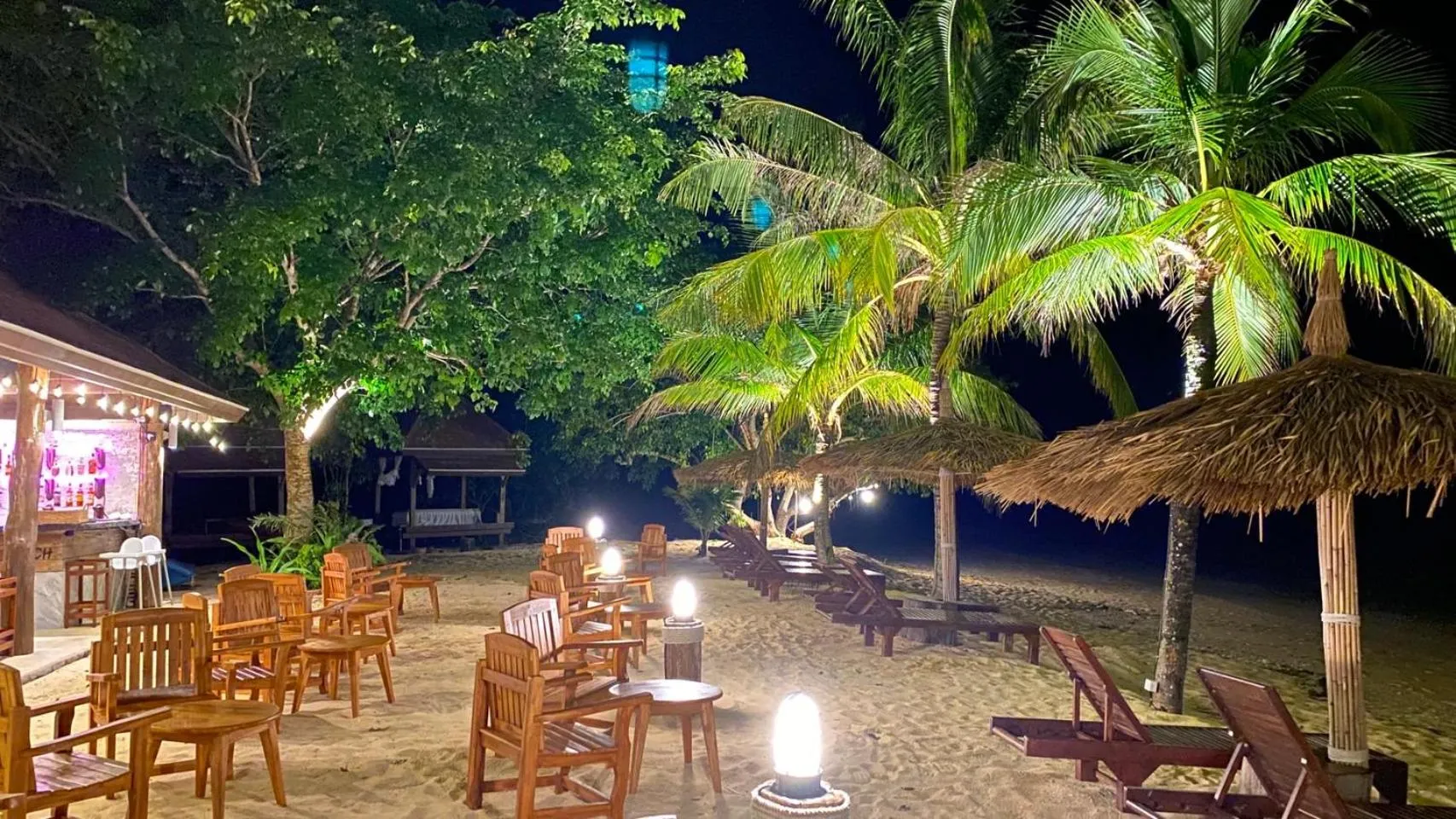 Lounge or bar in Koh Ngai Paradise Beach