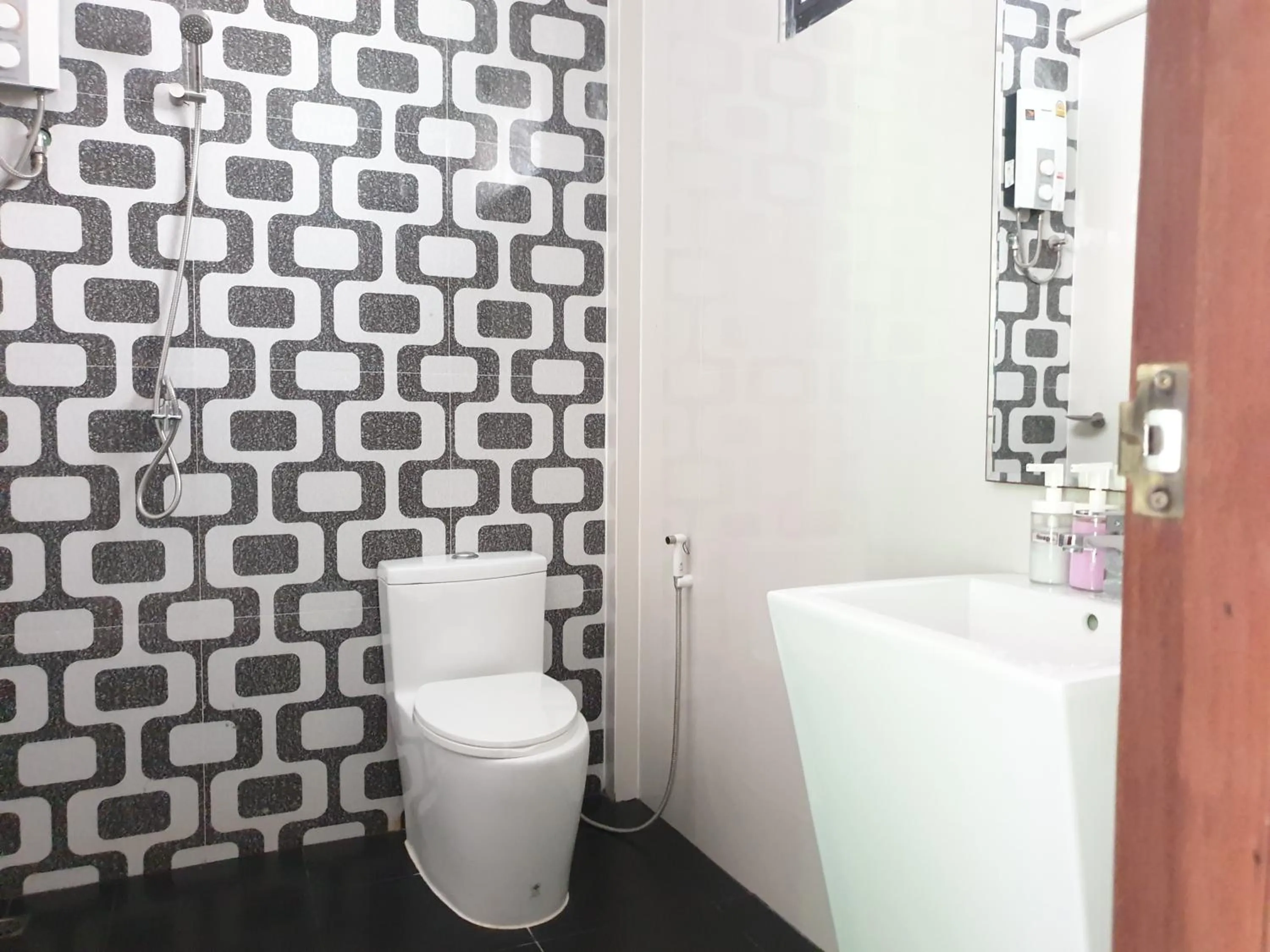 Bathroom in Koh Ngai Paradise Beach